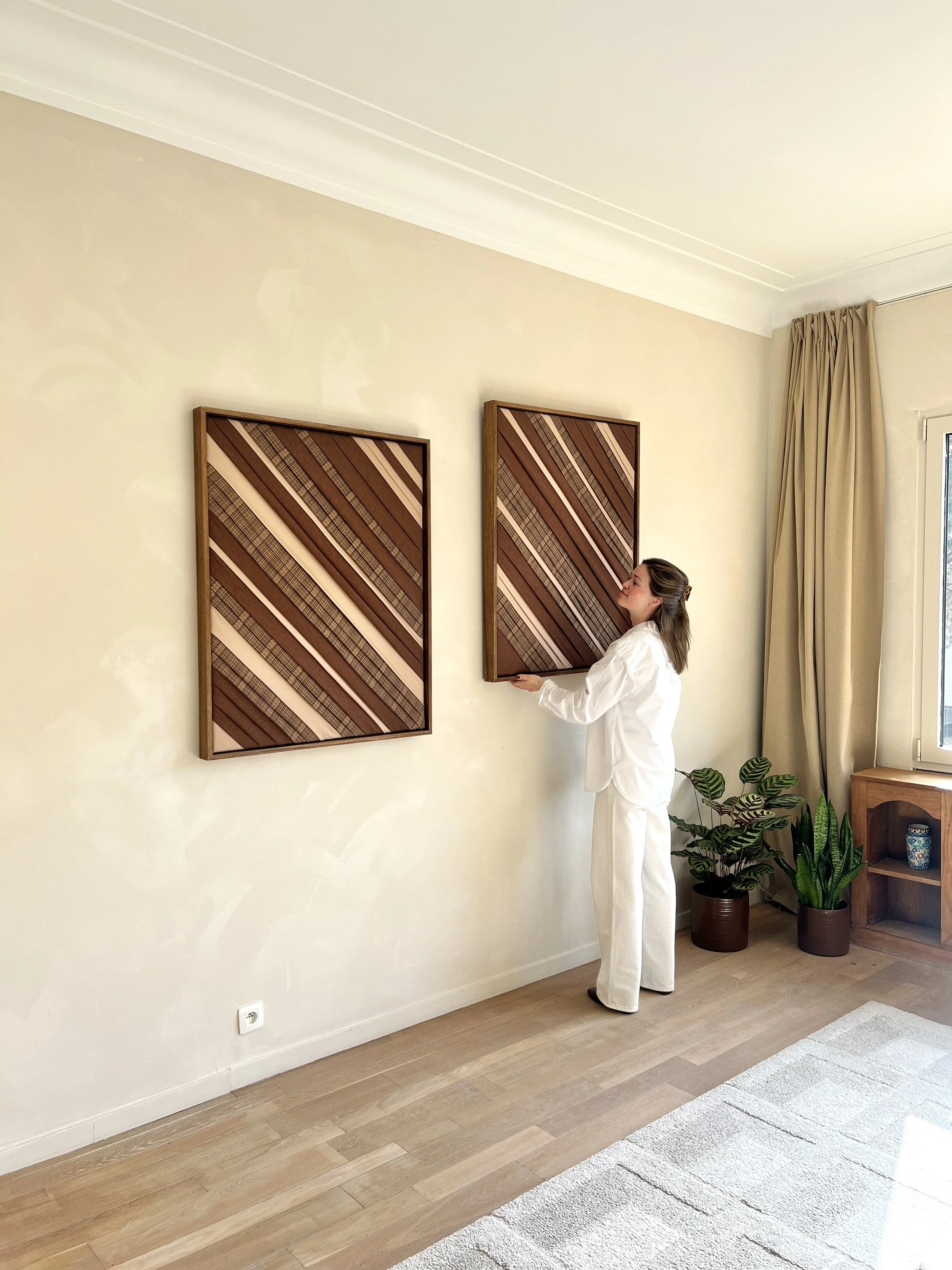 80x100cm
Textile composition
Framed in a solid wooden frame

Available