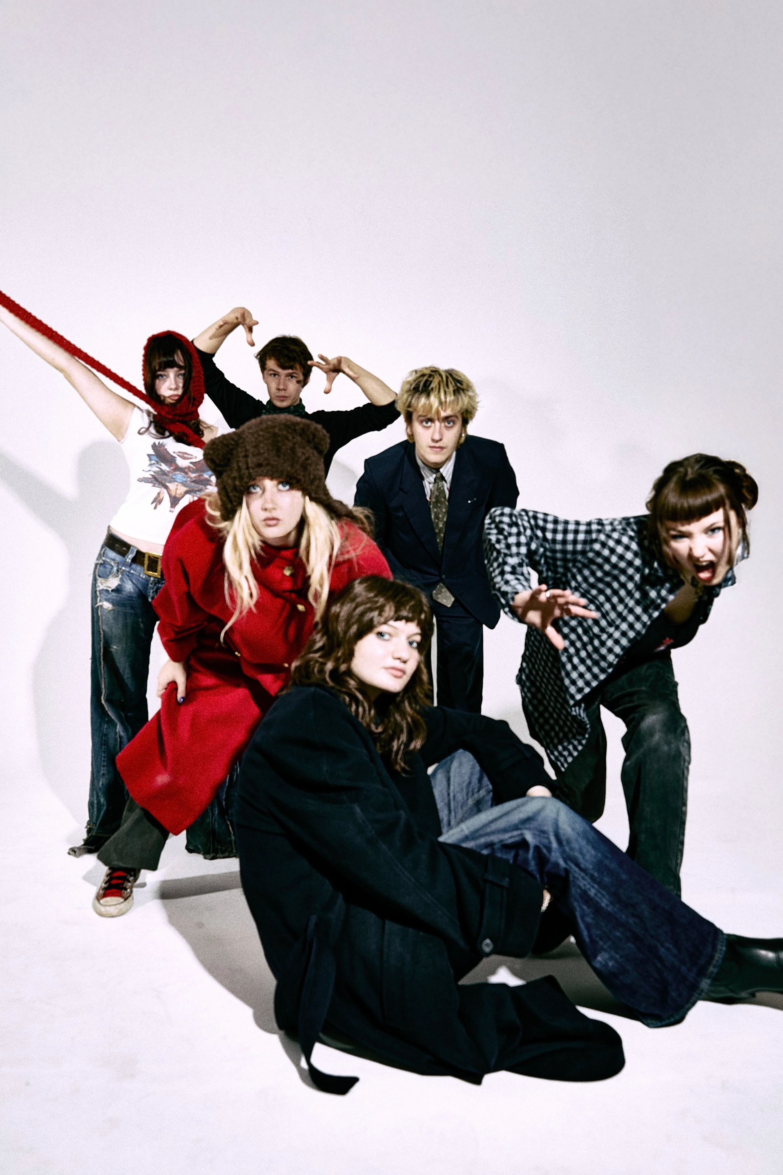 Man/Woman/Chainsaw sign to Fiction Records and release new single ‘Only Girl’