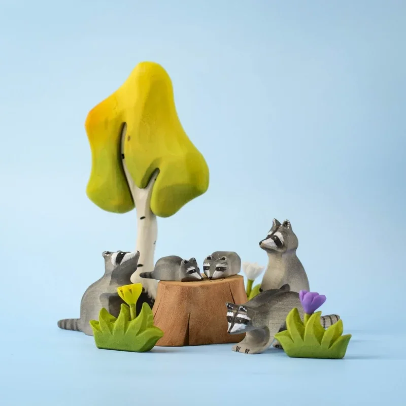 tree stump with animals bumbu wooden toys trestubbe