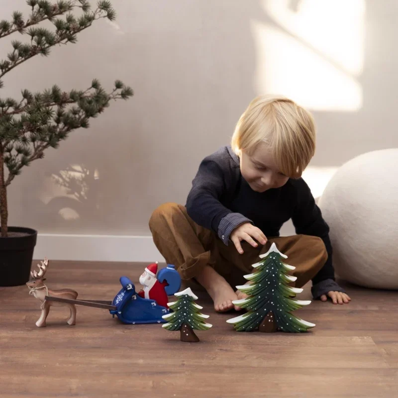 snowy fir tree small bumbu toys treleker gutt som leker.webp