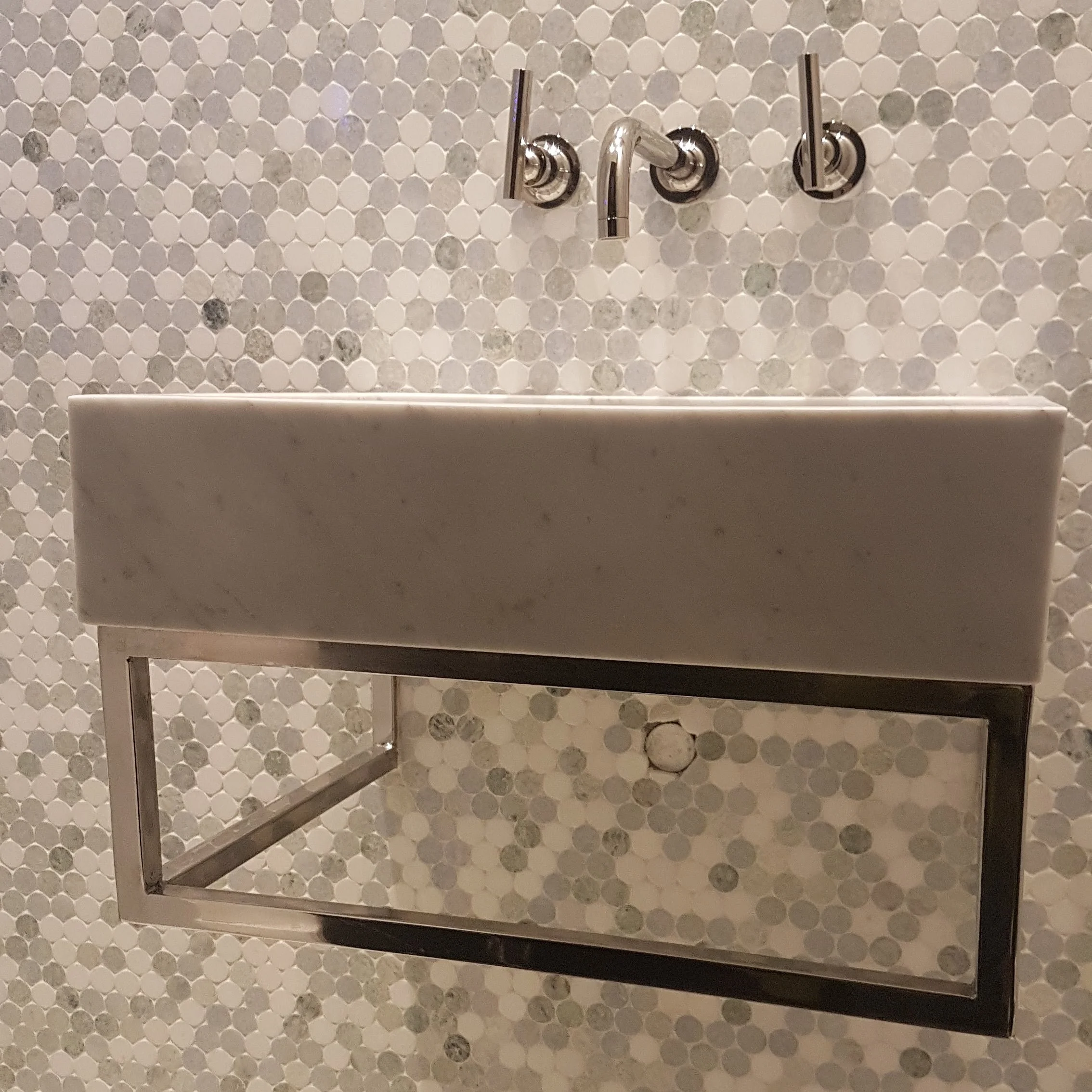 Vask i marmor og stårt
