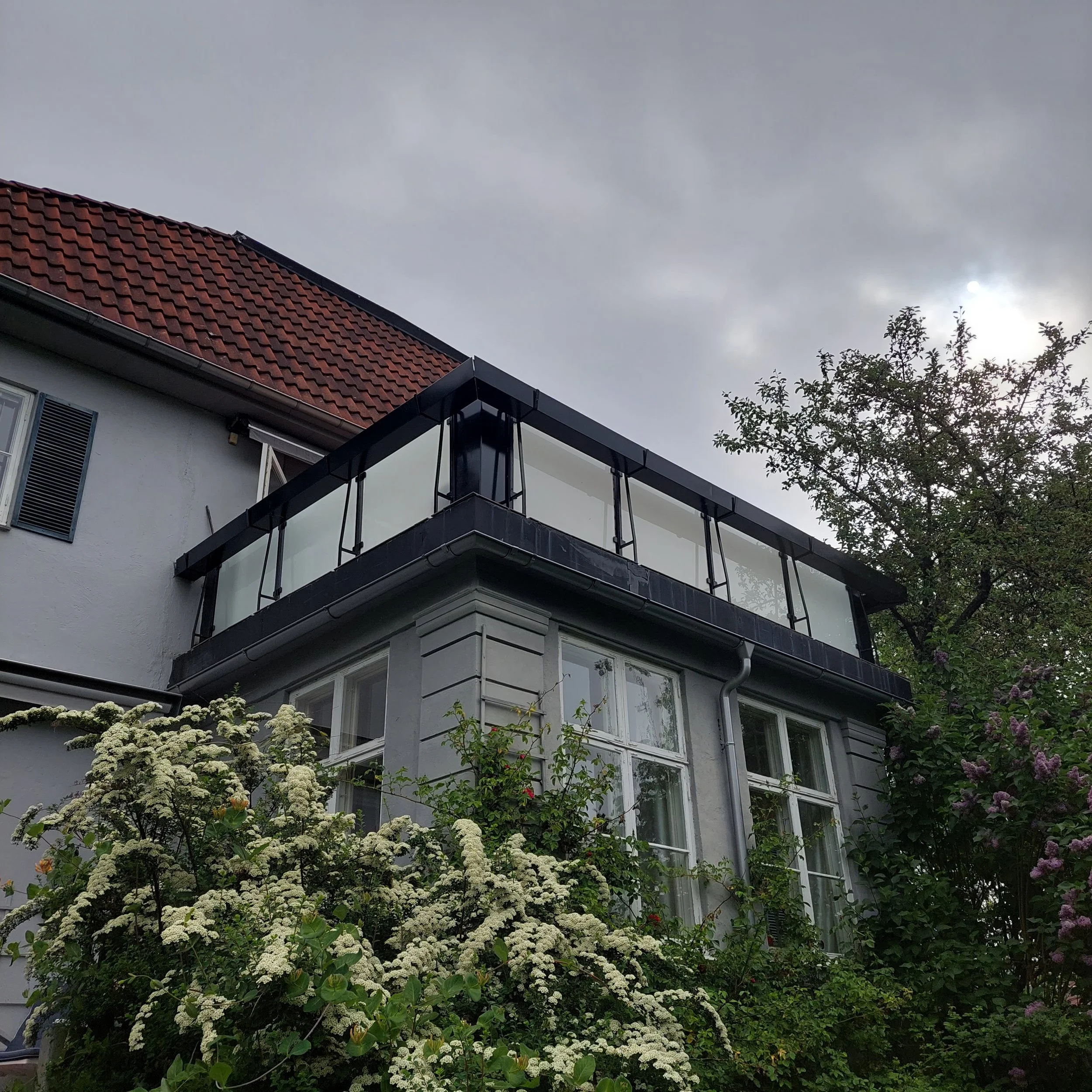 Terasse gjerde hus privatbolig sveising