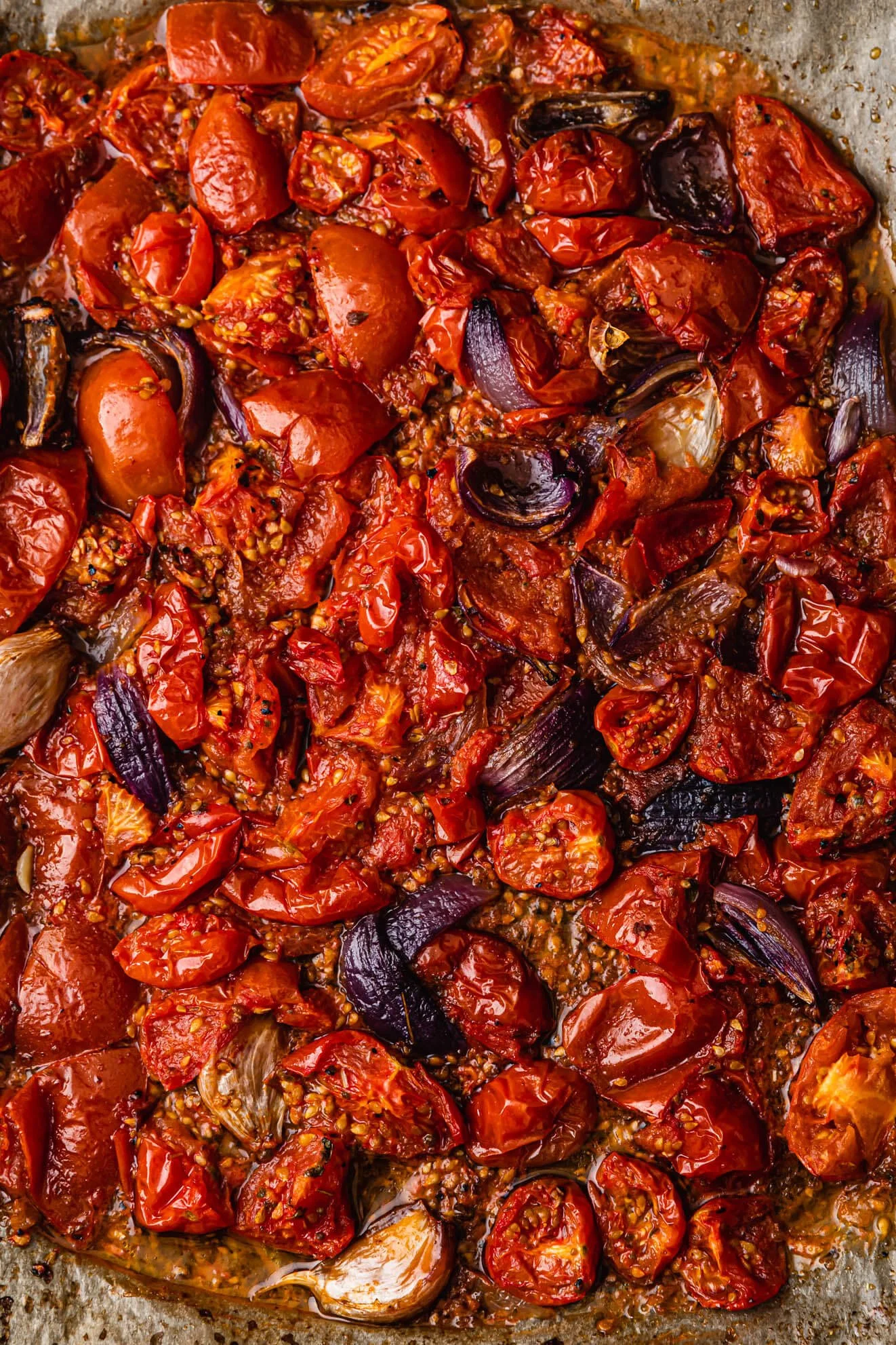 Easy-No-waste-Roasted-Tomato-Sauce.jpg