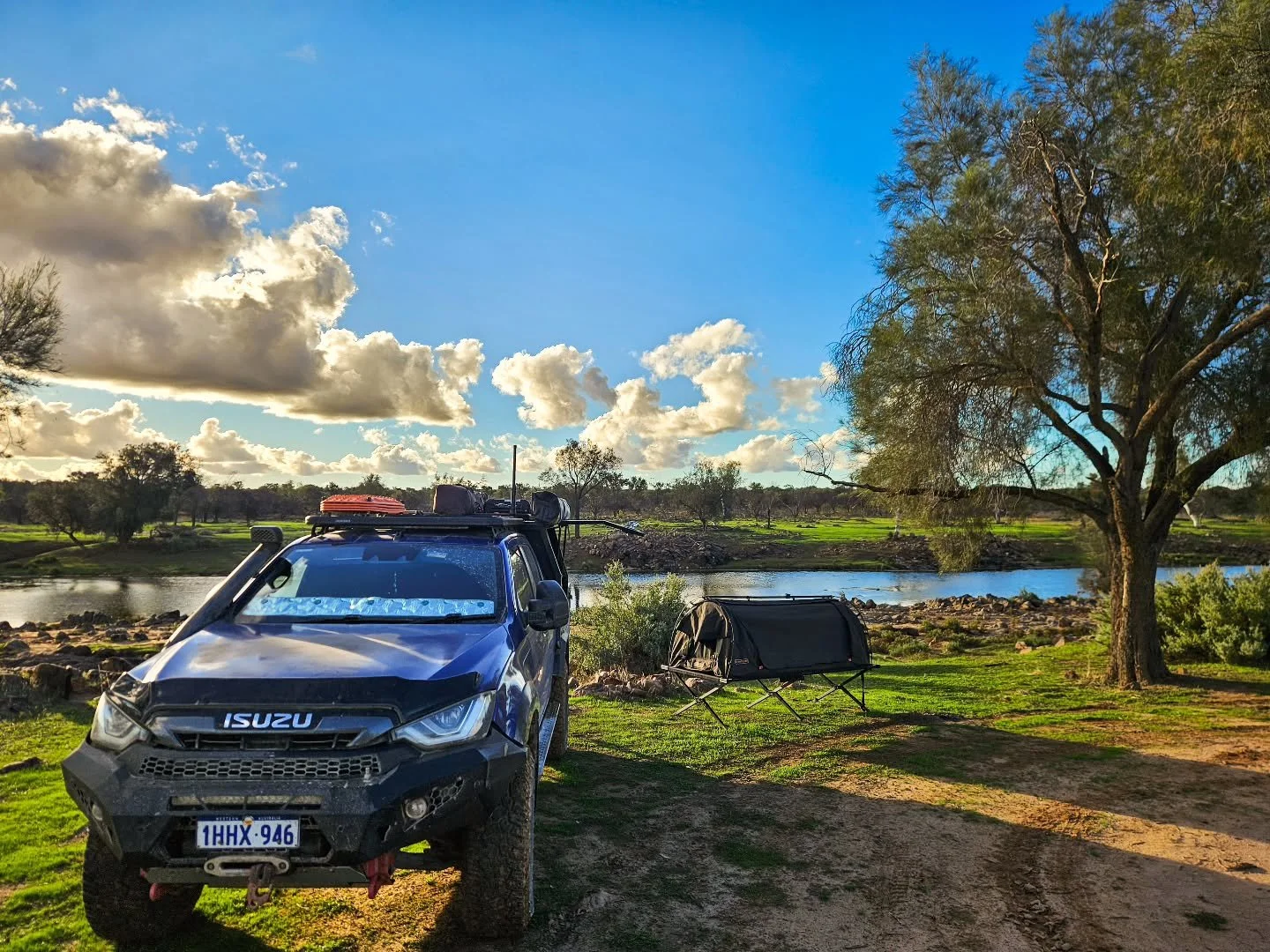 Our final night for the trip set up next to the Murchison River. Who's keen to see some more from our trip off the mainland?

#lostroads 
#dirkhartogisland 
#SharkBay 
#australianlandscape 
#ExploreAustralia