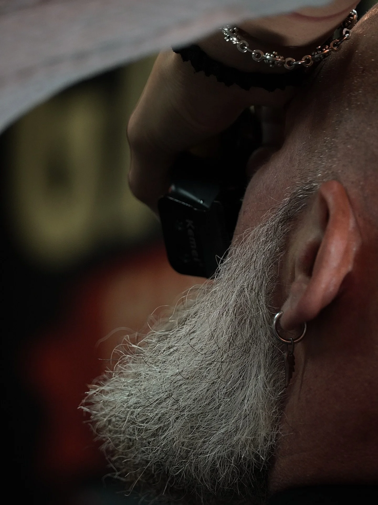 Beard Trim + Blade Shave
(Оформление бороды + бритье лезвием)

Precision for your power.
Expert beard trim followed by a sharp blade shave for crisp lines and a confident finish. Define your authentic strength.

Точность.
Экспертное оформление бороды