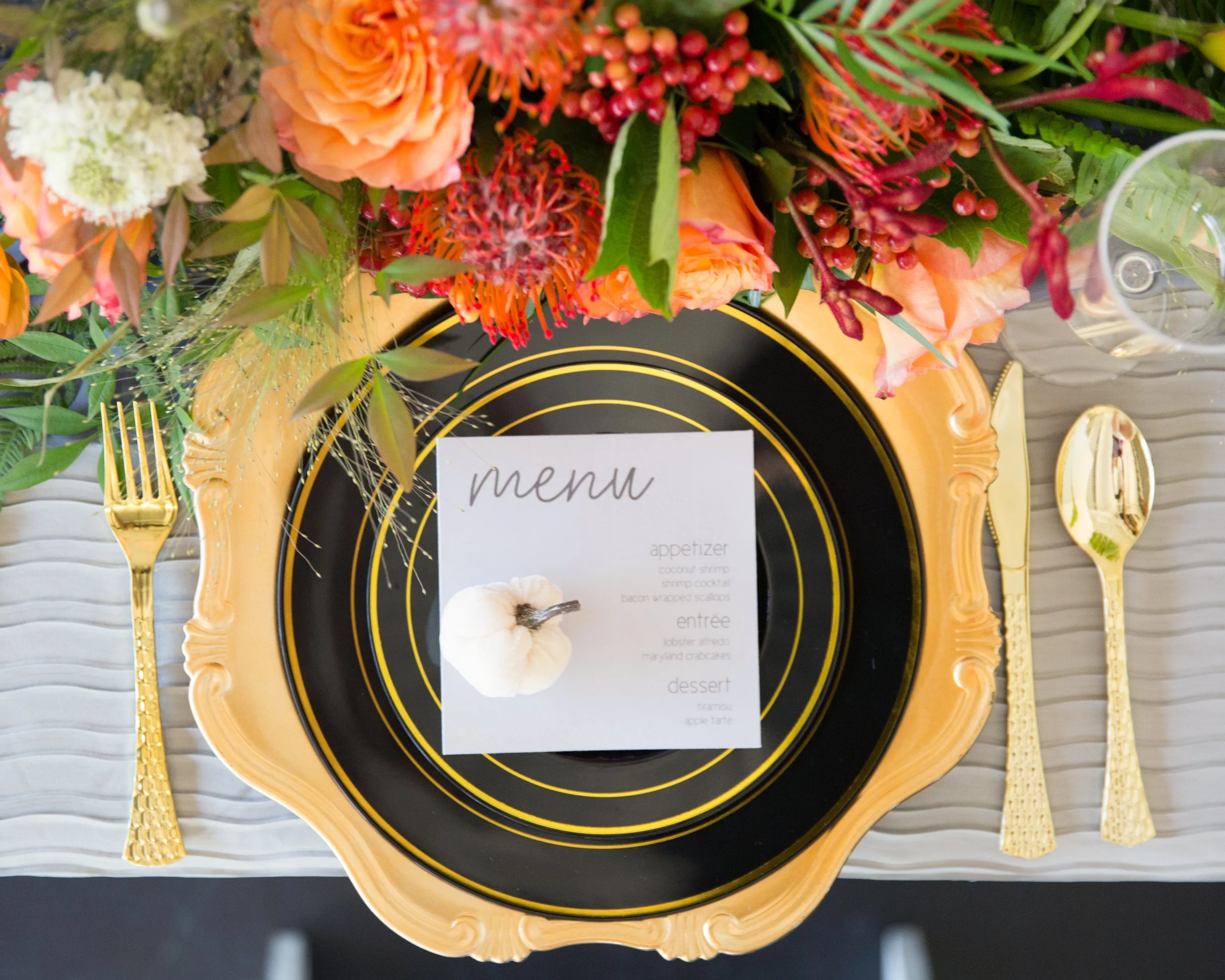 Elegant Thanksgiving Tablescape Ideas