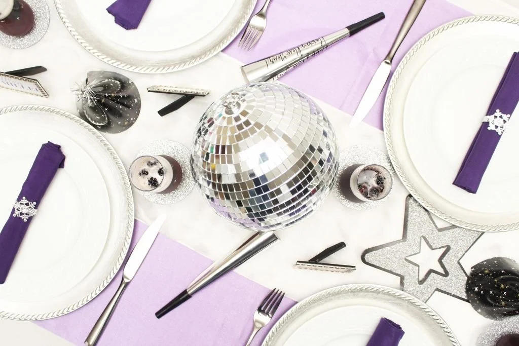 Ring in the New Year with Sparkle: Glam New Year’s Eve Tablescape Ideas