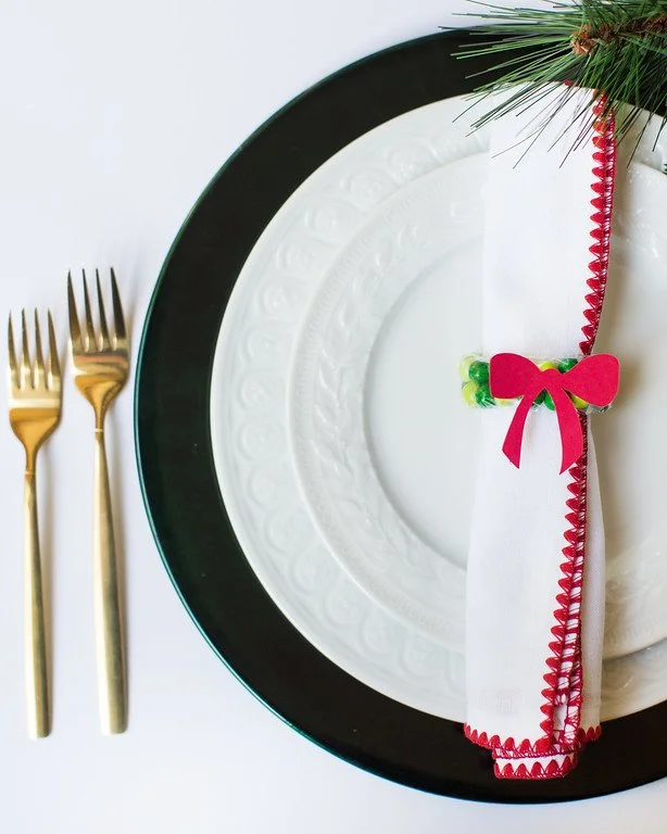 DIY Candy Wreath Napkin Holders (Made With Green Sixlets + Red Paper Bows!)