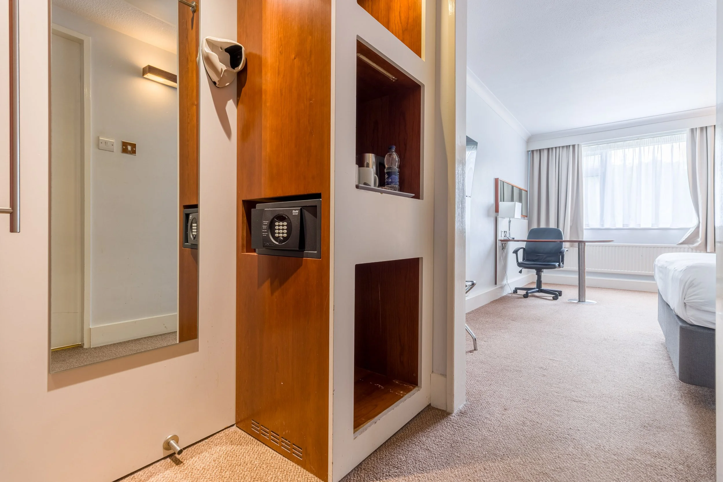 Holiday Inn Newport 180.jpg