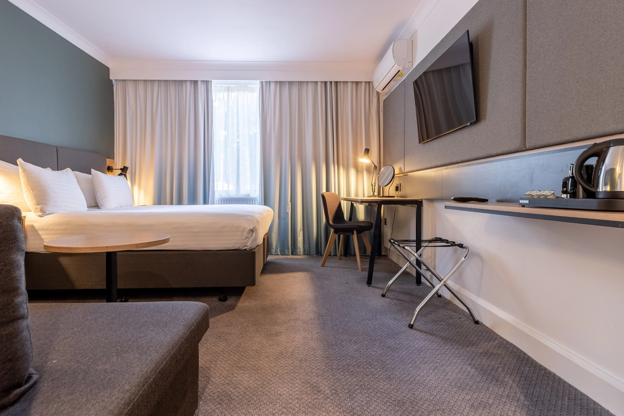 Holiday Inn Newport 043.jpg