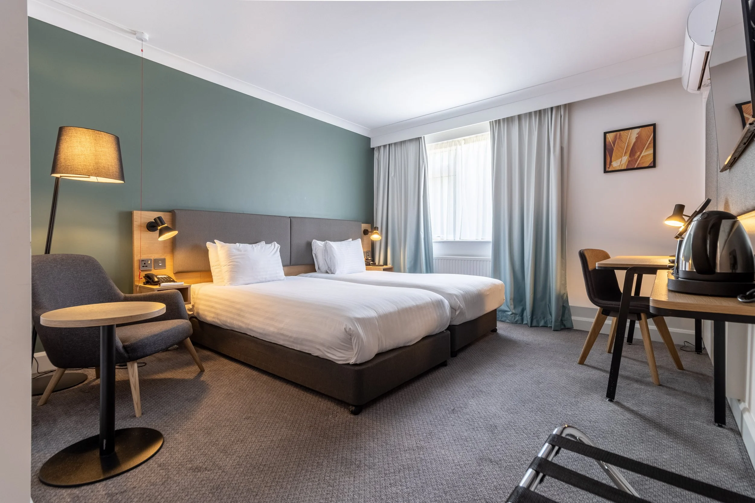 Holiday Inn Newport 122.jpg