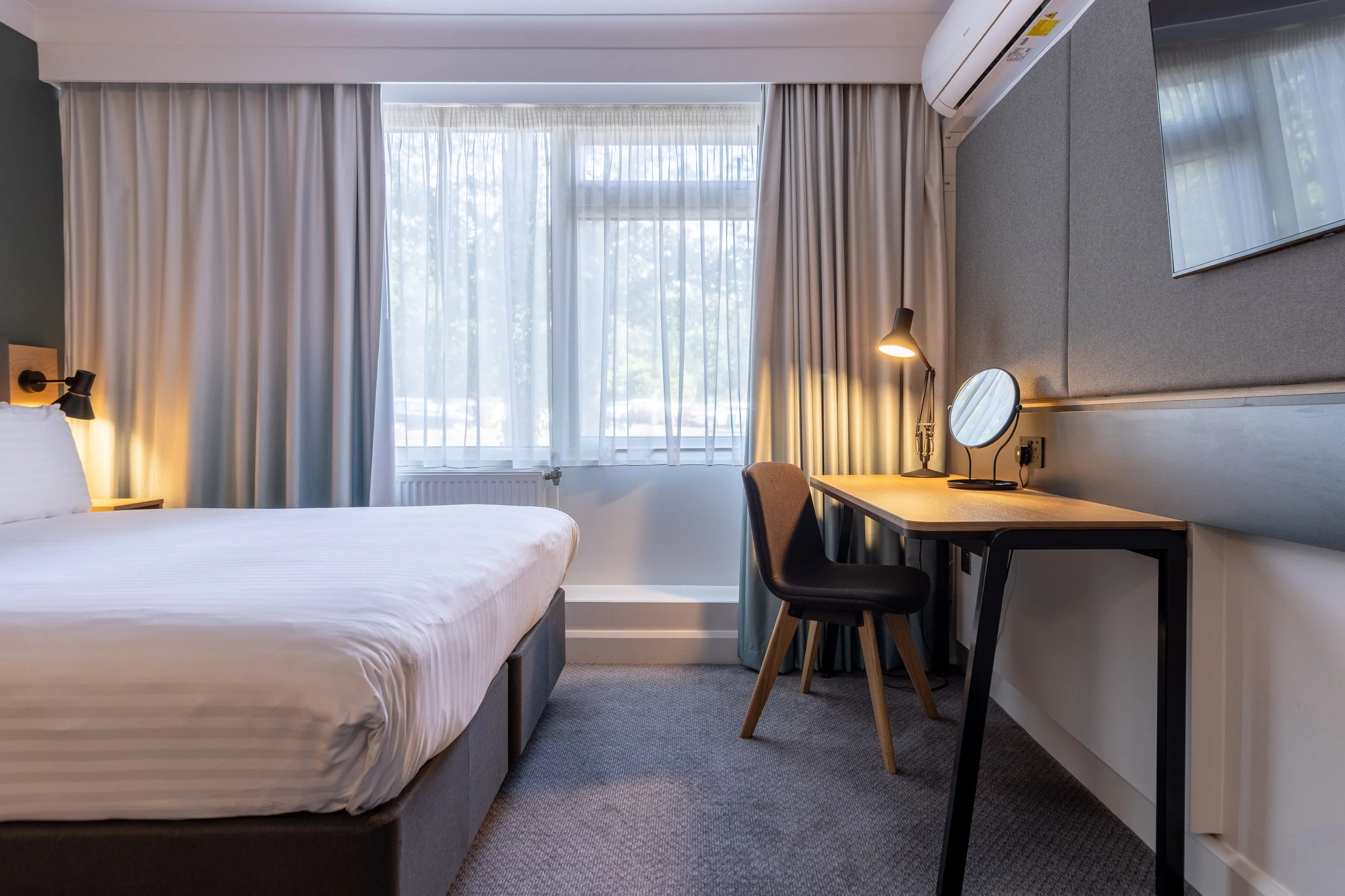Holiday Inn Newport 046.jpg