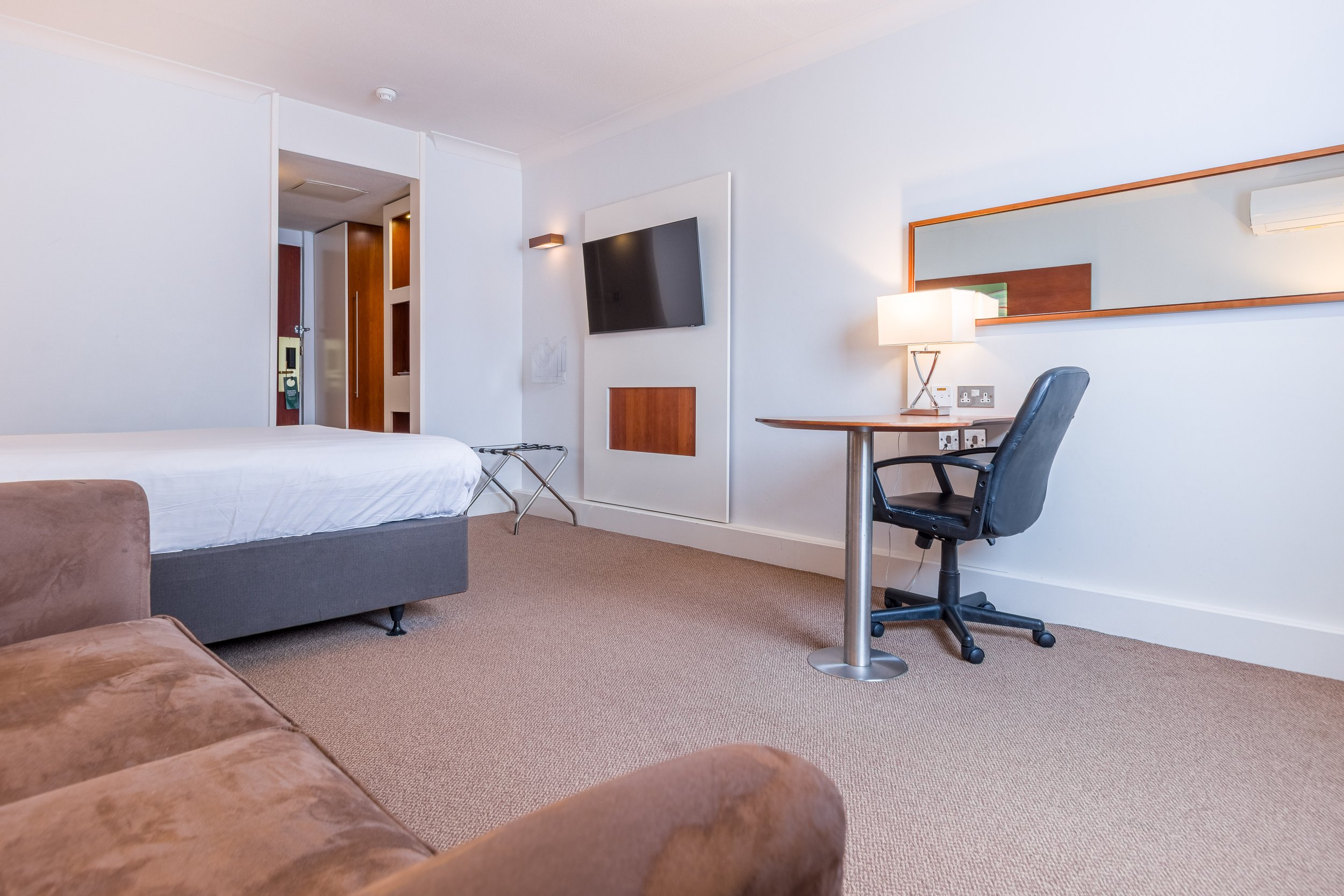 Holiday Inn Newport 171.jpg