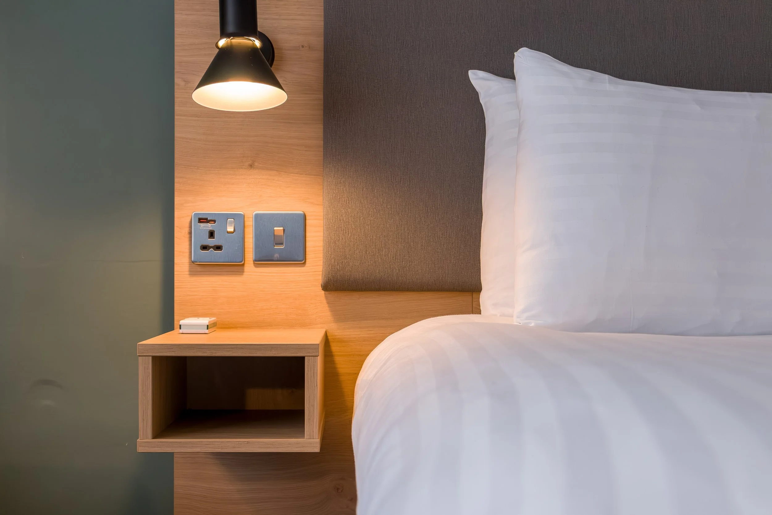 Holiday Inn Newport 017.jpg