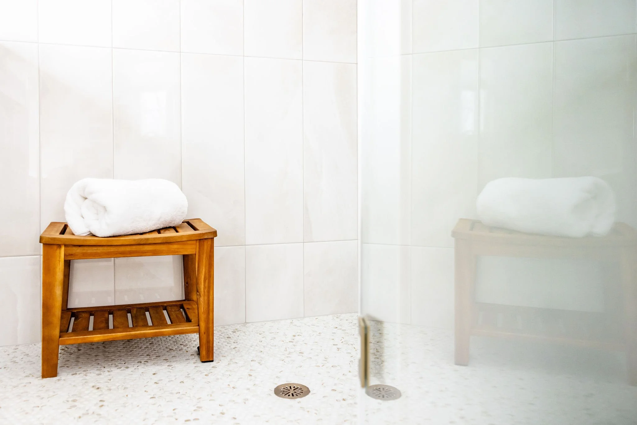 light-bright-primary-bath.jpg