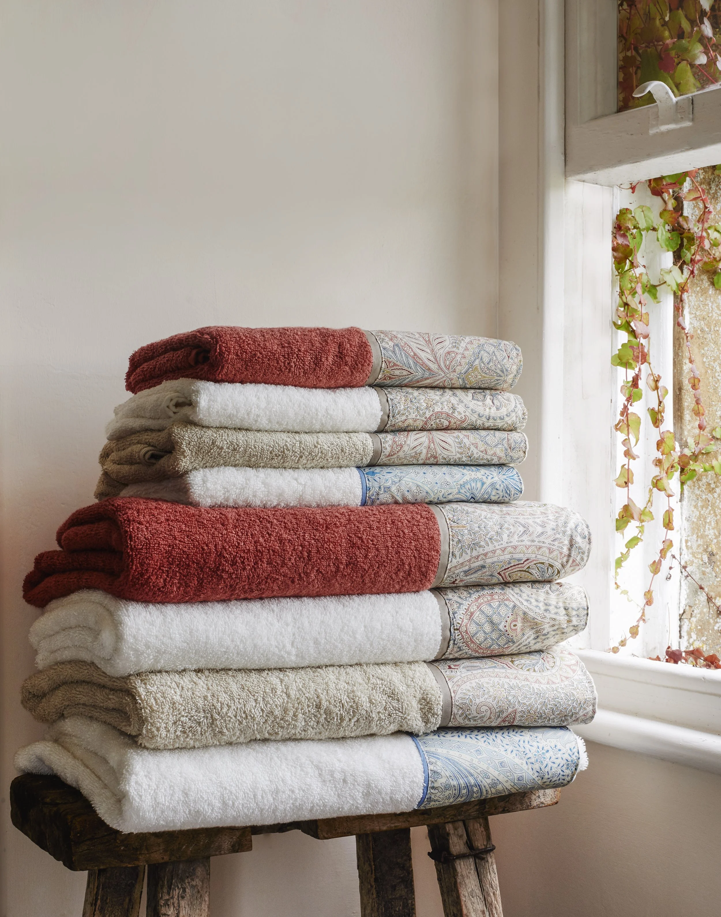 full towels set stool.jpg