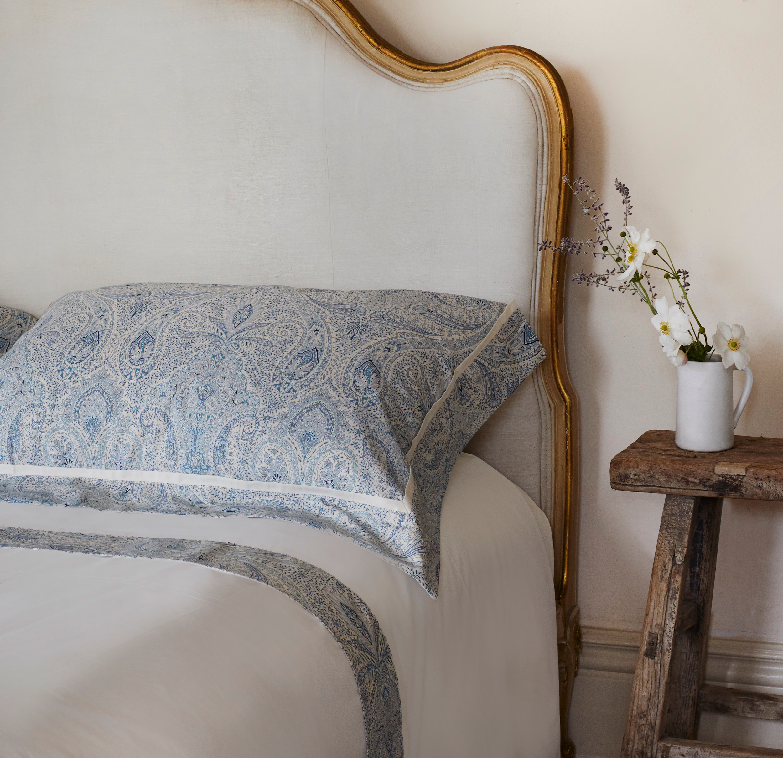 The Lucca Set, Beige Trim