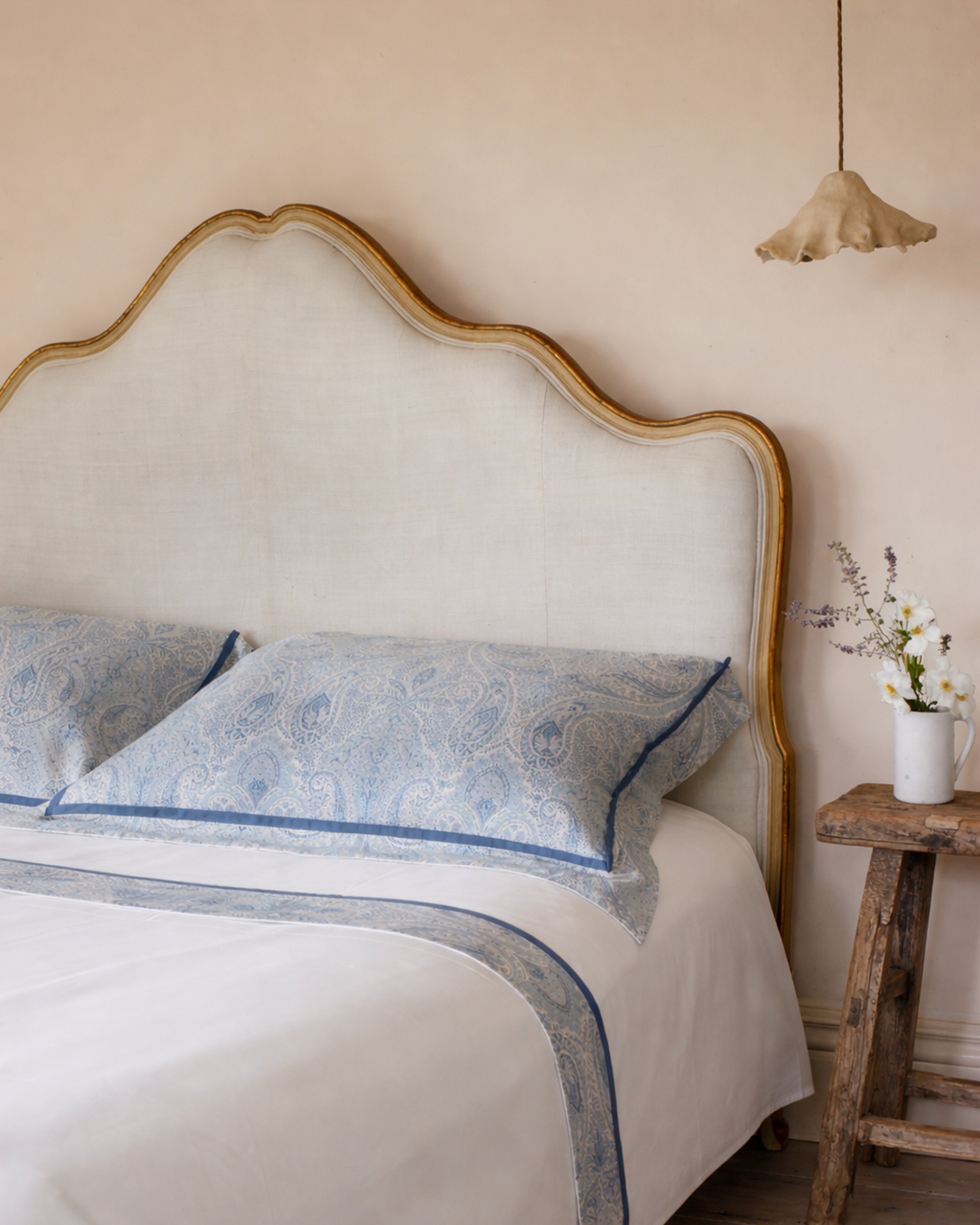 The Lucca Set, Blue Trim