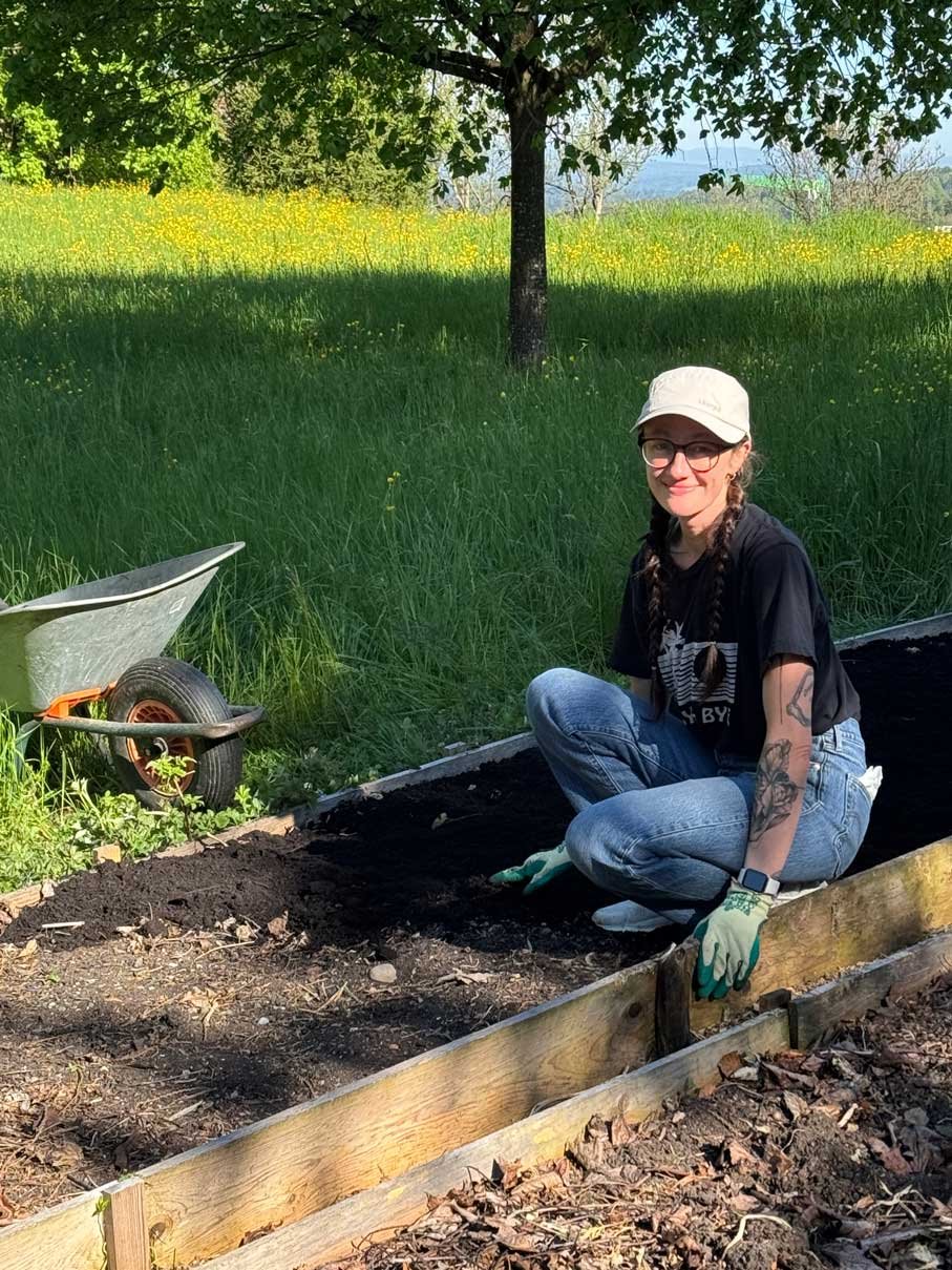 Alexandra, a mountain soul from Colorado, brings grounded wisdom, warmth, and a deep connection to the land. With her rich farming experience, she has a natural talent for selecting the right varieties and companion plants for each corner of the gard