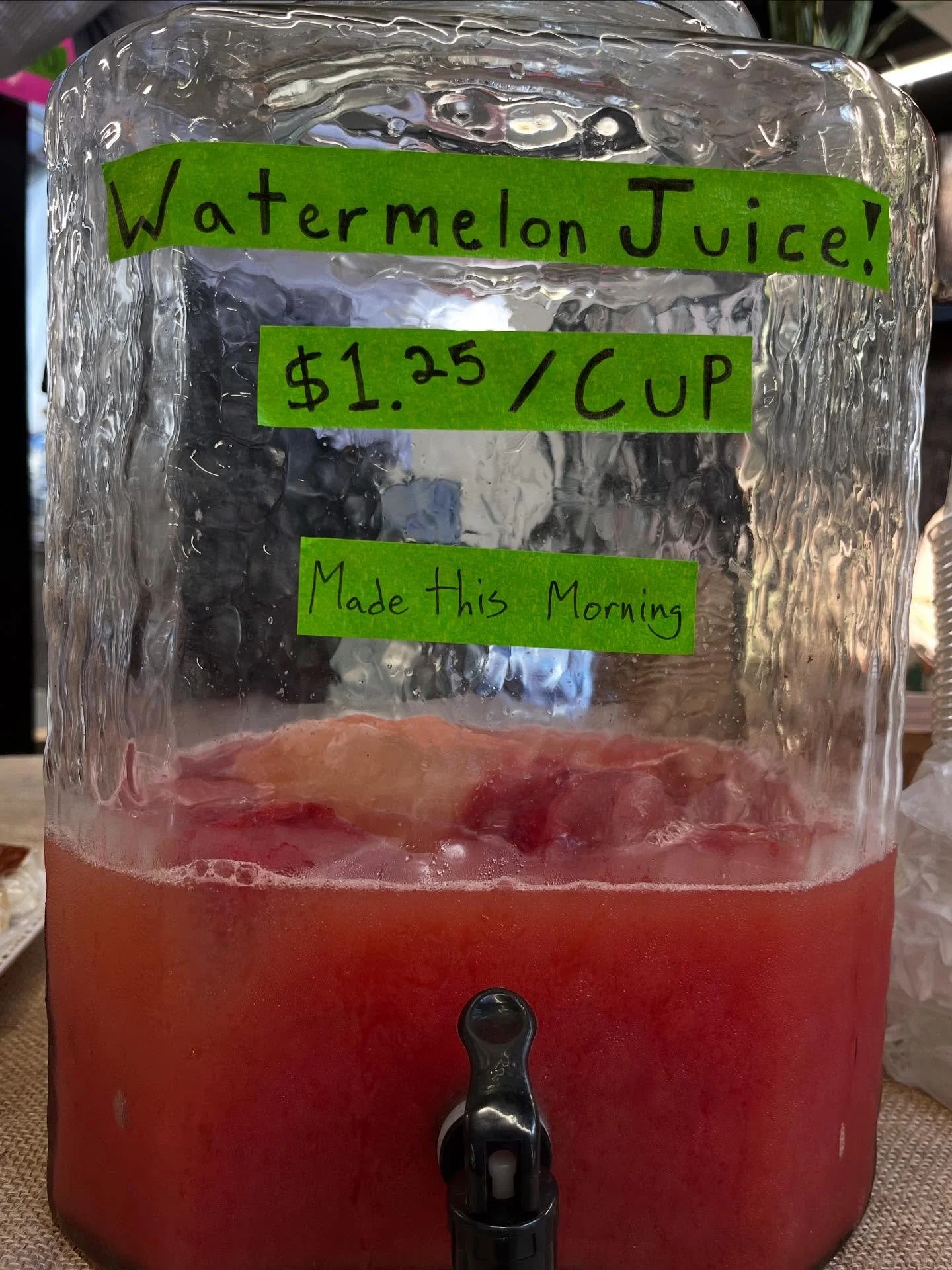 Fresh watermelon juice, musubi, and apple crumble! We’re are open til 6! Lackawanna Plaza, Montclair. 🍉 🕺💃 
•
#lackawannaplazamontclairnj #ironboundfarmmarket #watermelon #fall #musubi #applecrumble