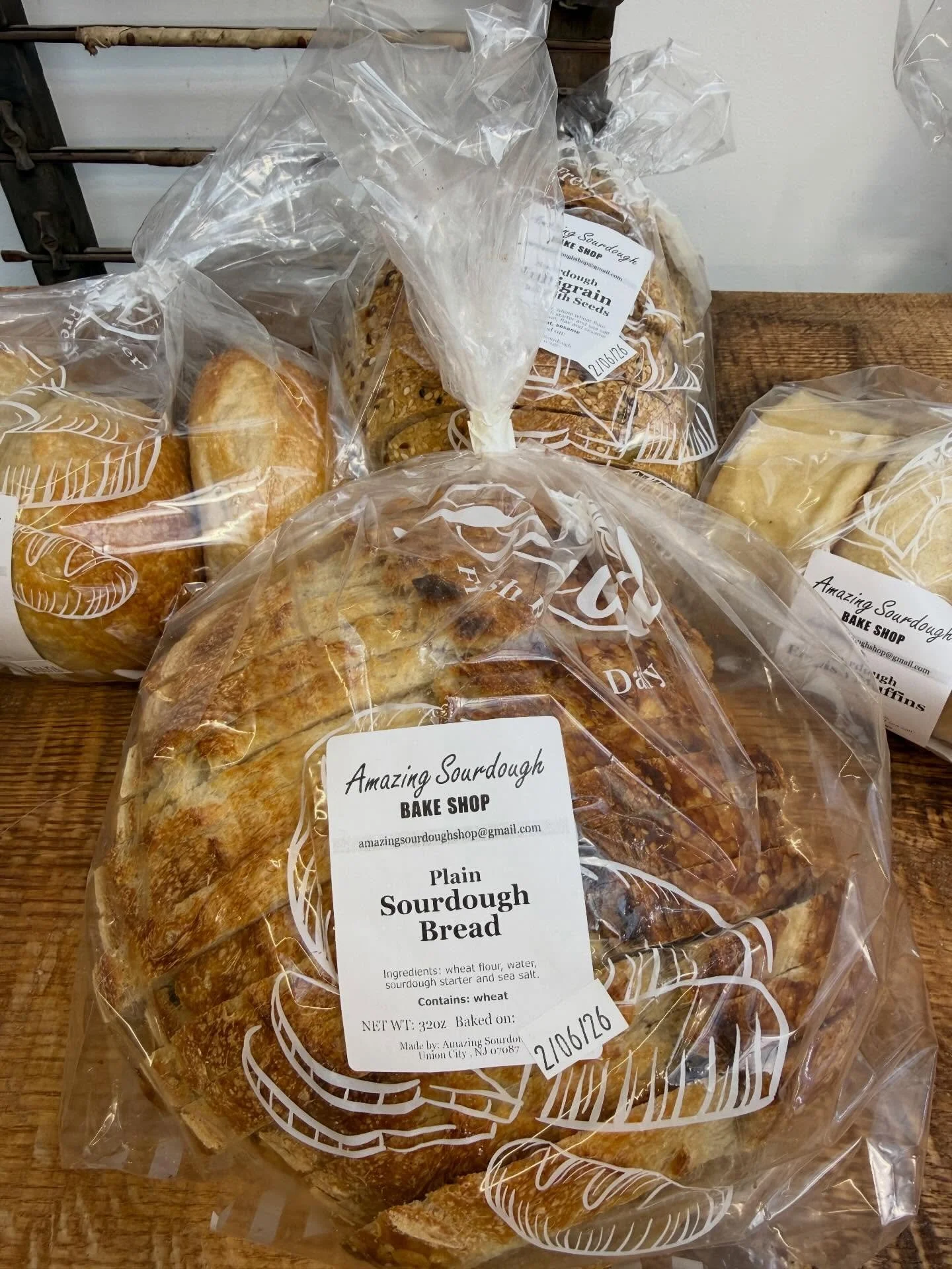 Thank you @amazing_sourdough_shop for dropping off this delicious bread and new sourdough bagels!!🥯 🍞 
&hellip;&hellip;&hellip;..

📍Lackawanna Station, Montclair, NJ

Hours:
Thursday: 10 AM - 7PM
Friday: 10 AM - 7 PM
Saturday: 10 AM - 7 PM
Sunday: