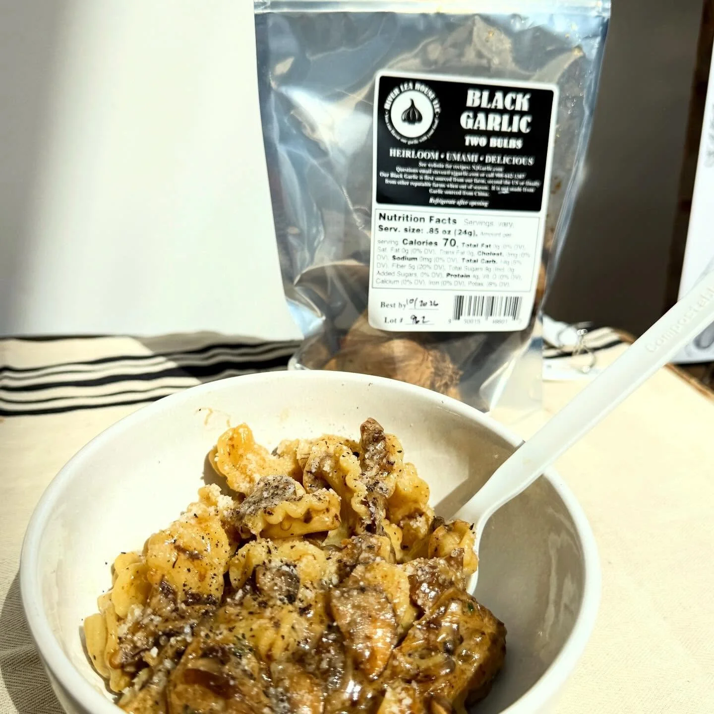 This is an Ironbound Farm Market Meal!🍝 Black Garlic pasta with onion and Gouda cheese. Everything you need to make this amazing dish can be bought HERE, especially local fresh pasta and black garlic🧄. Shop for your next meal inspo at the market an