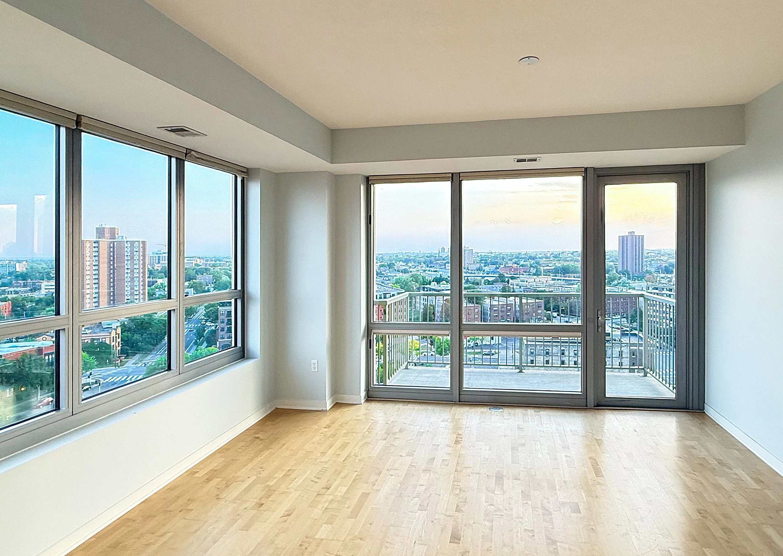 Living Room Empty.jpg