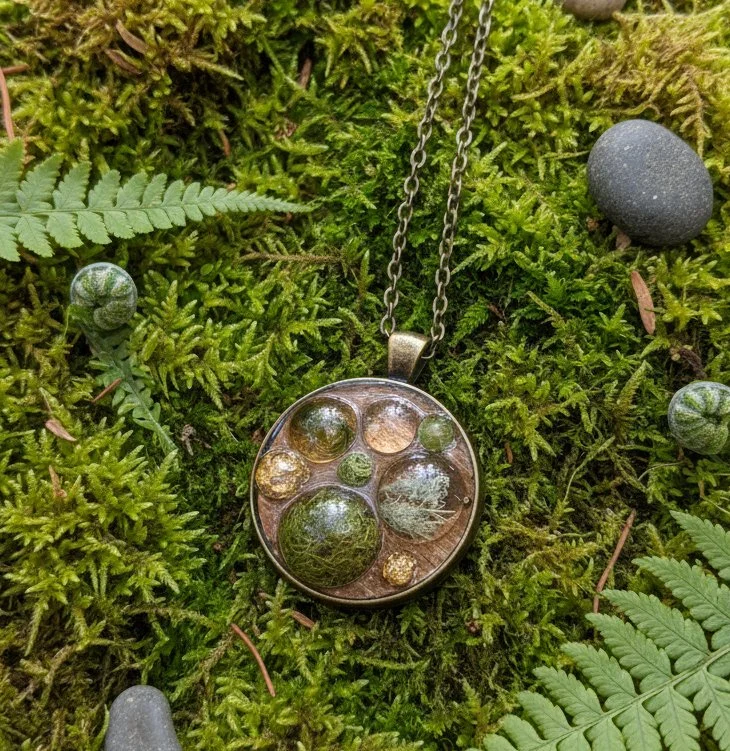 Moss Droplets Pendant