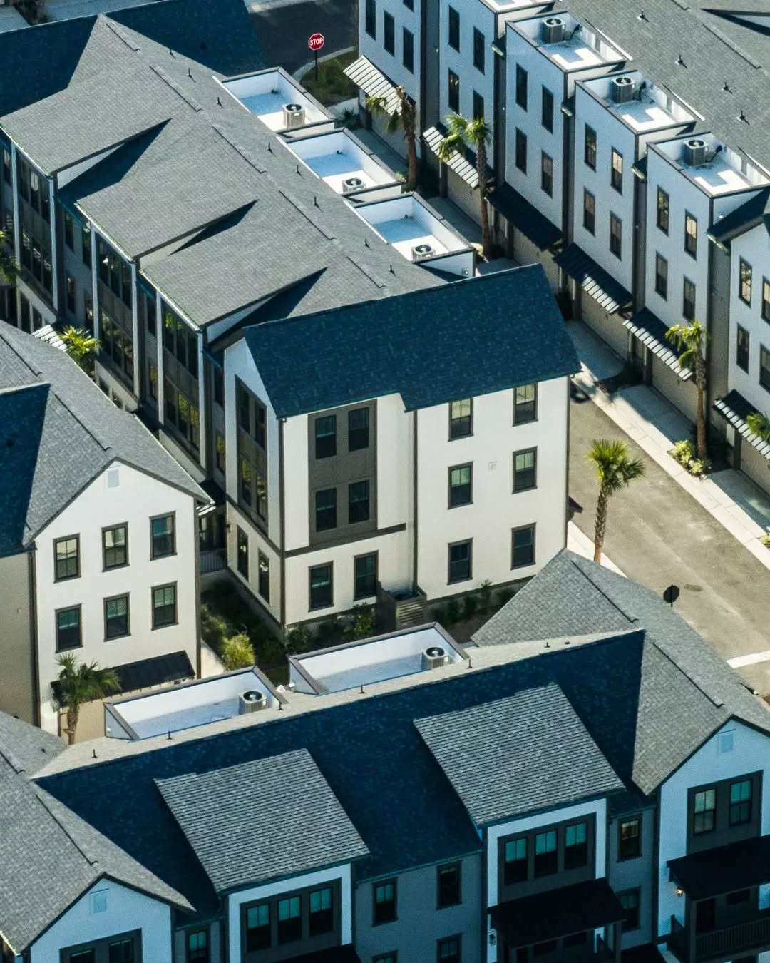 A birds-eye view of @fenlanddi &mdash; tucked back into Nowell Creek Village, this part of the property enjoys marsh-front views, a charming oak-filled courtyard, and plenty of private space to call home.