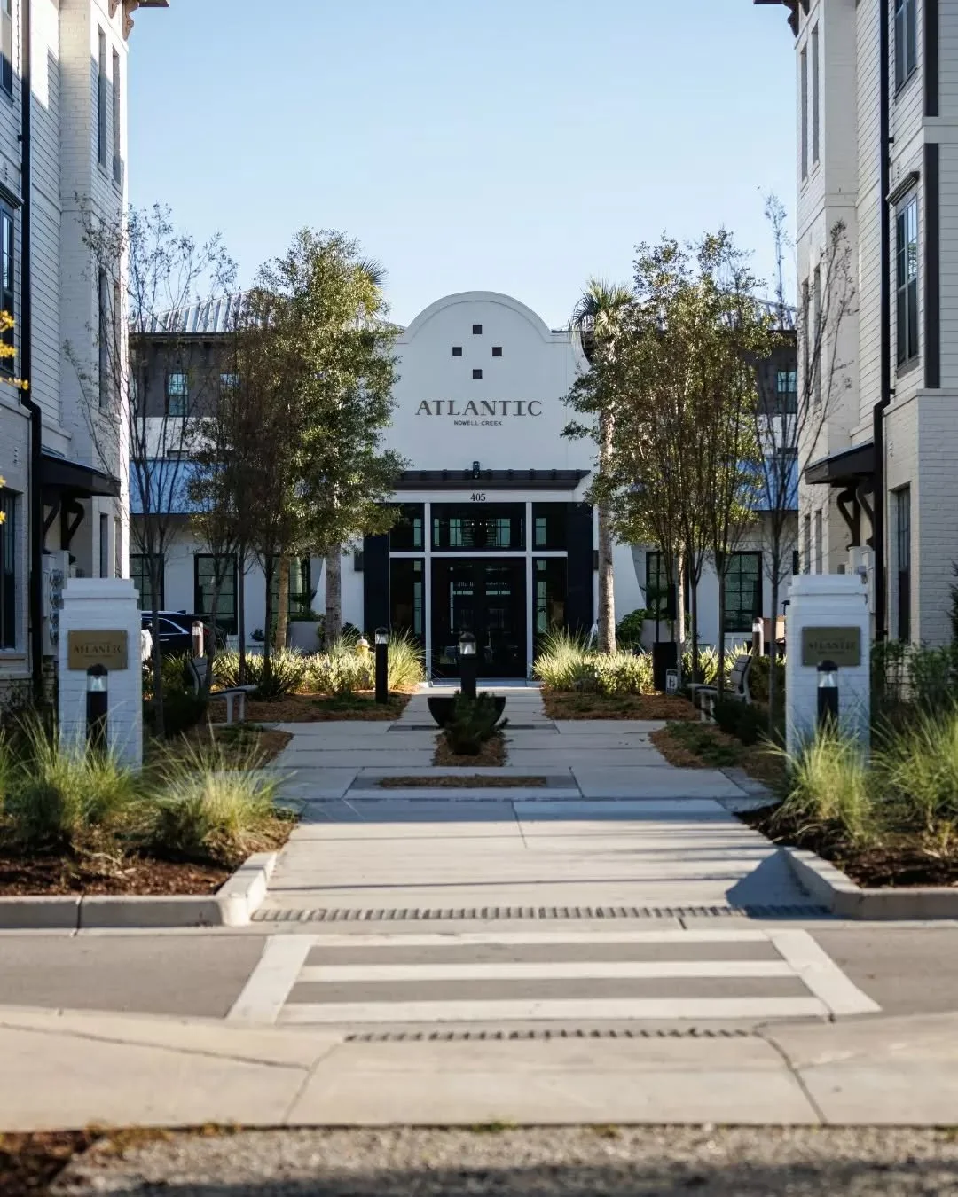 These snapshots are straight from Atlantic Nowell Creek &mdash; the spot where morning walks, sunny courtyards, and that everyday &ldquo;this feels good&rdquo; energy all meet.
Loving how this place is growing, settling in, and becoming its own littl