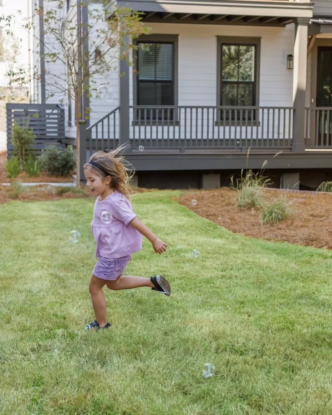 Spring is in the air 🌸
Longer days, blooming surroundings, and more time to play outside at @fenlanddi at Nowell Creek.