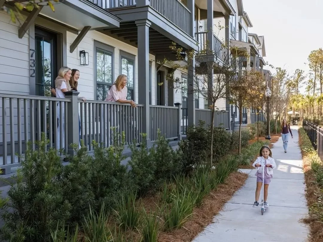 Longer days, warmer weather, and room to play ☀️
At @fenlanddi at Nowell Creek, home is where memories are made &mdash; right outside your door.