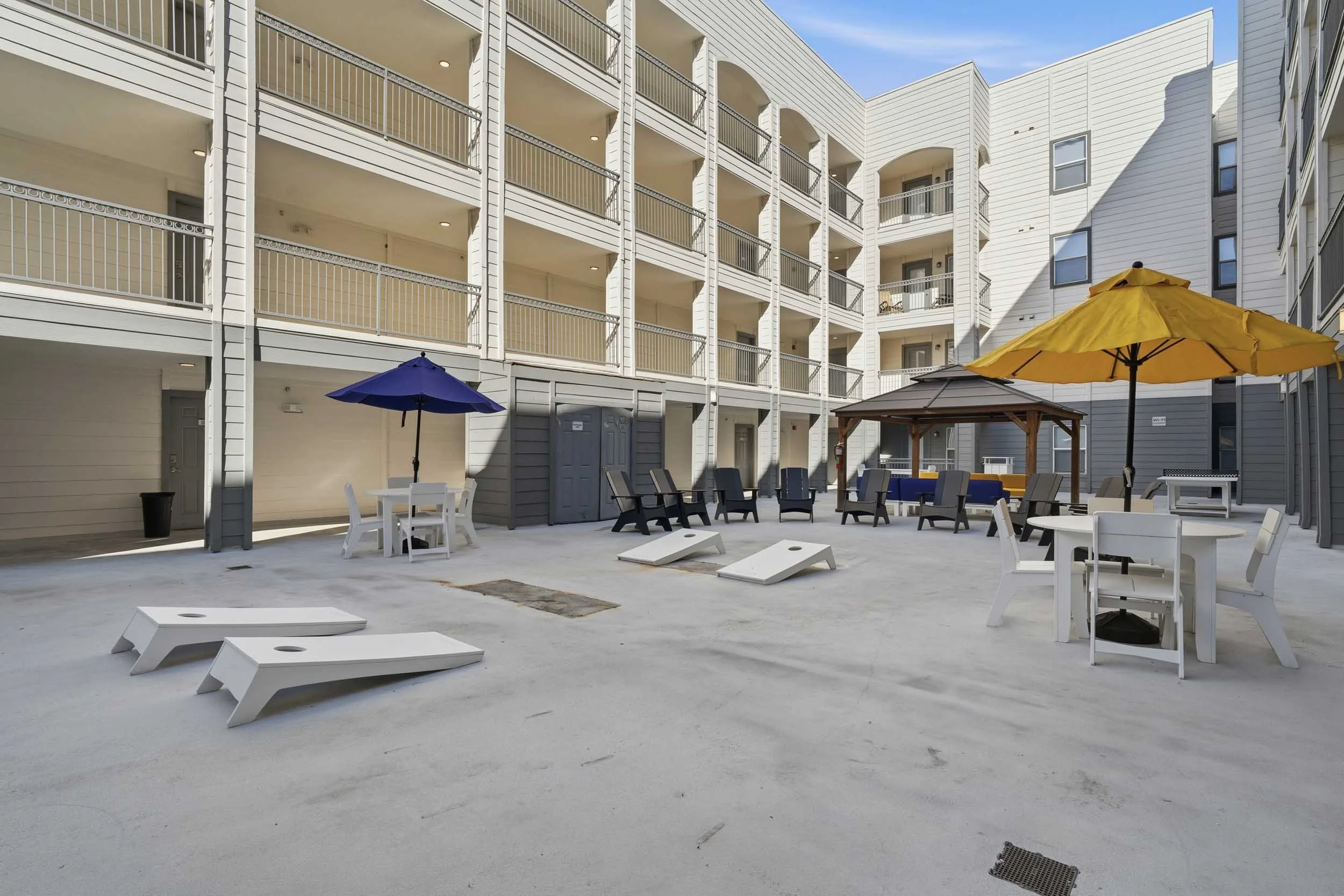 Arc225 | Student Apartments near LSU | Courtyard