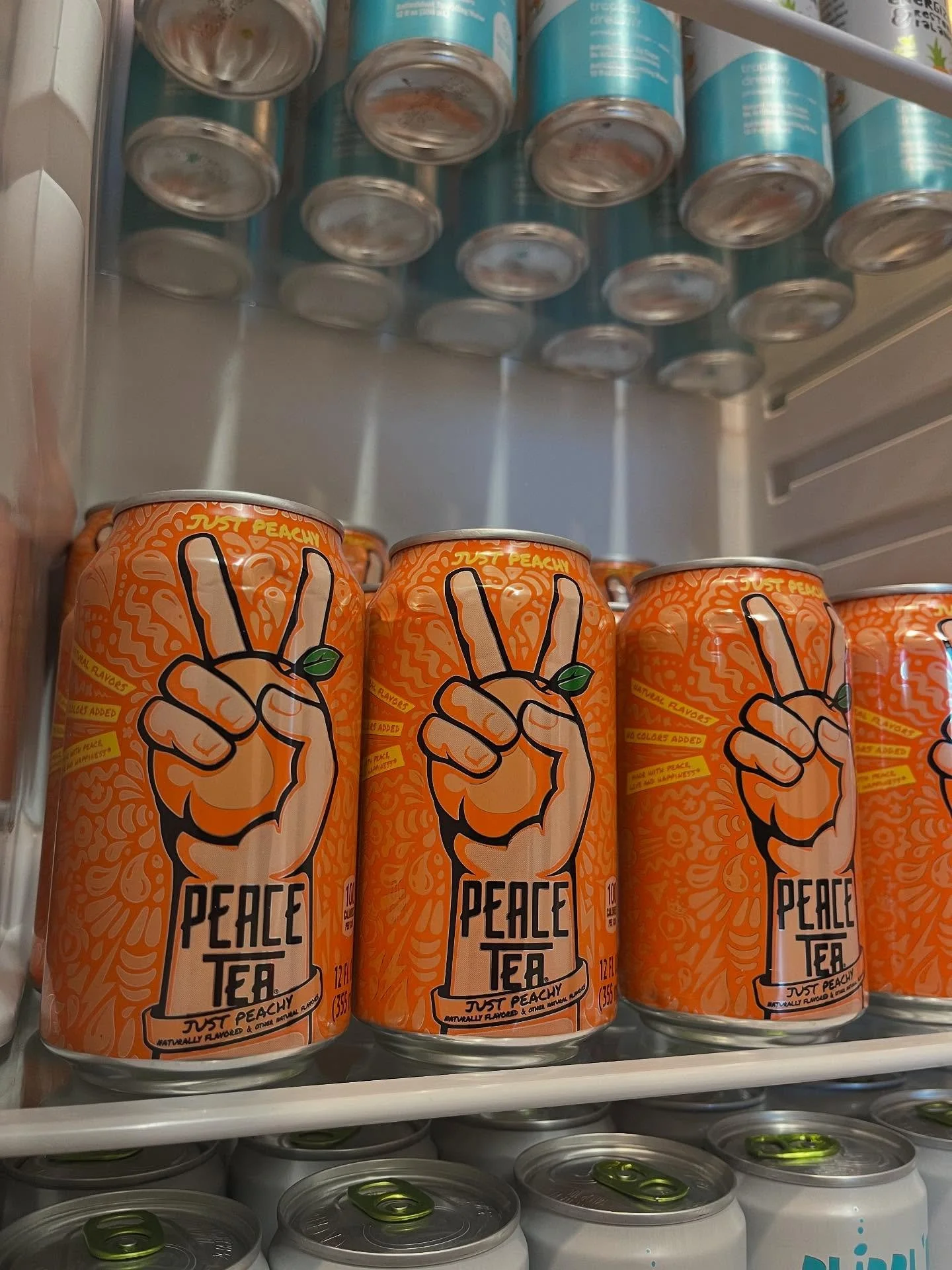 We&rsquo;ve teamed up with @peacetea this week to help you chill out and sip in peace with their bold and refreshing flavors! 

Peace Tea is the refreshing drink that brings joy and keeps positivity alive.

Peace Tea invites you to enjoy a free sampl