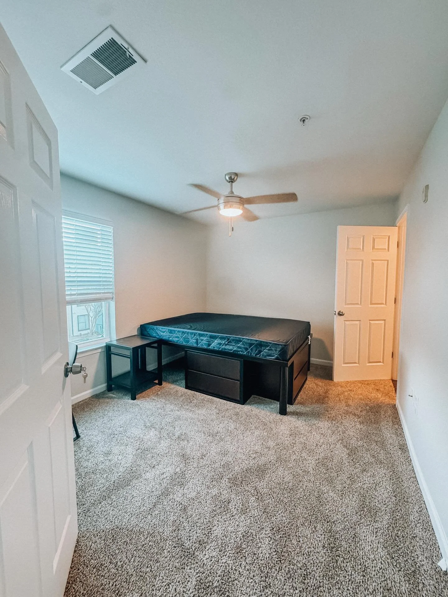 Your next chapter starts here🤩🤩🤩

When you move in, this is your blank canvas &mdash; ready for your style, your decor, and your life. 🏡

Cozy bedroom ✔️
Spacious walk-in closet ✔️
Personal bathroom ✔️
All that&rsquo;s missing&hellip; is you!

✨ 