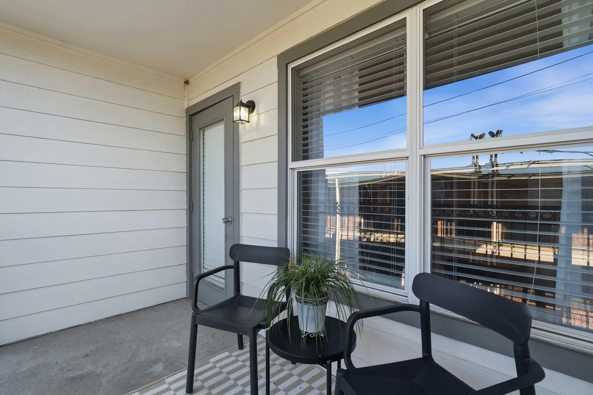 Arc225 | Student Apartments near LSU | Patio