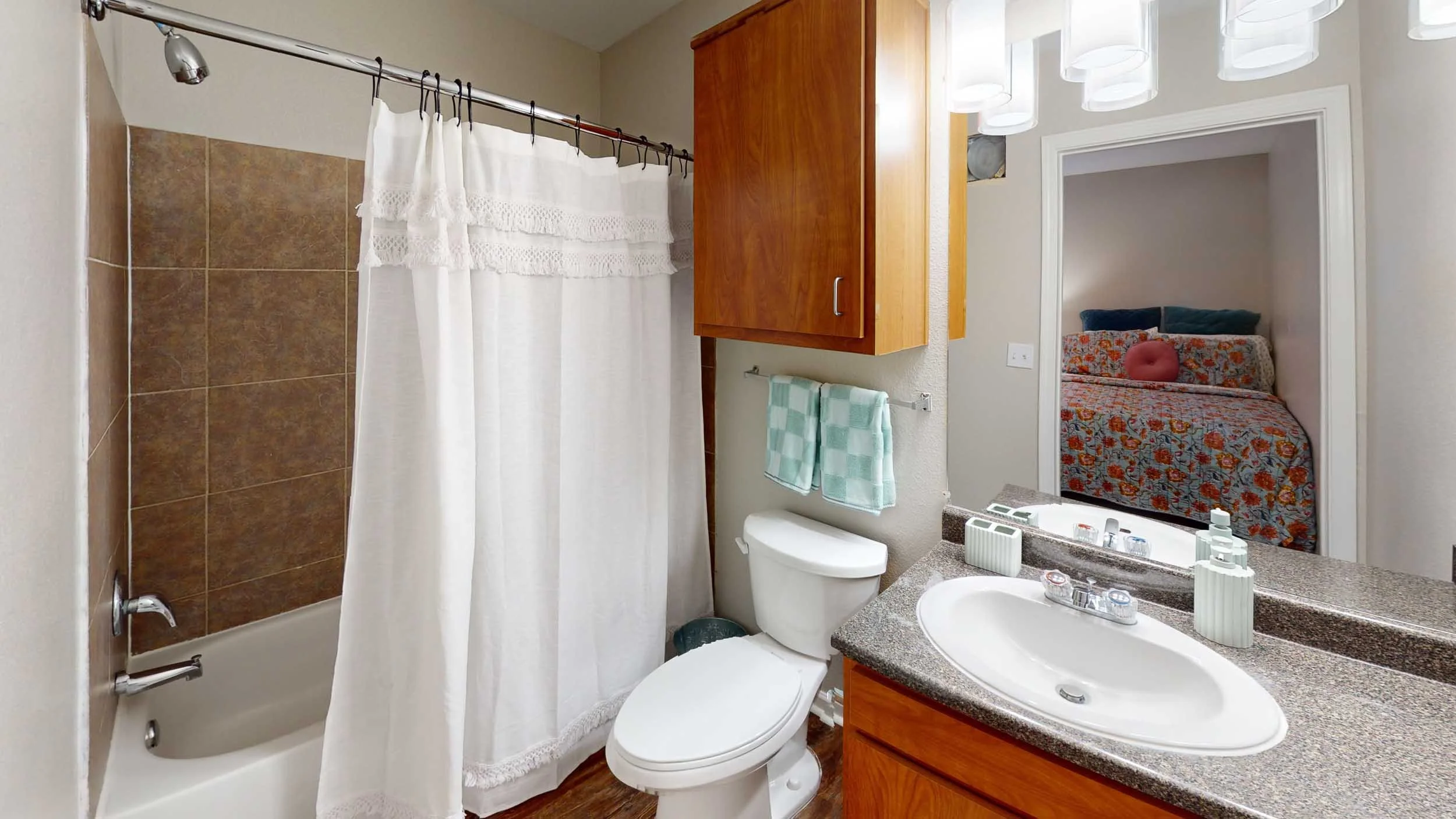 Altitude Baton Rouge | Student Apartments near LSU | Bathroom