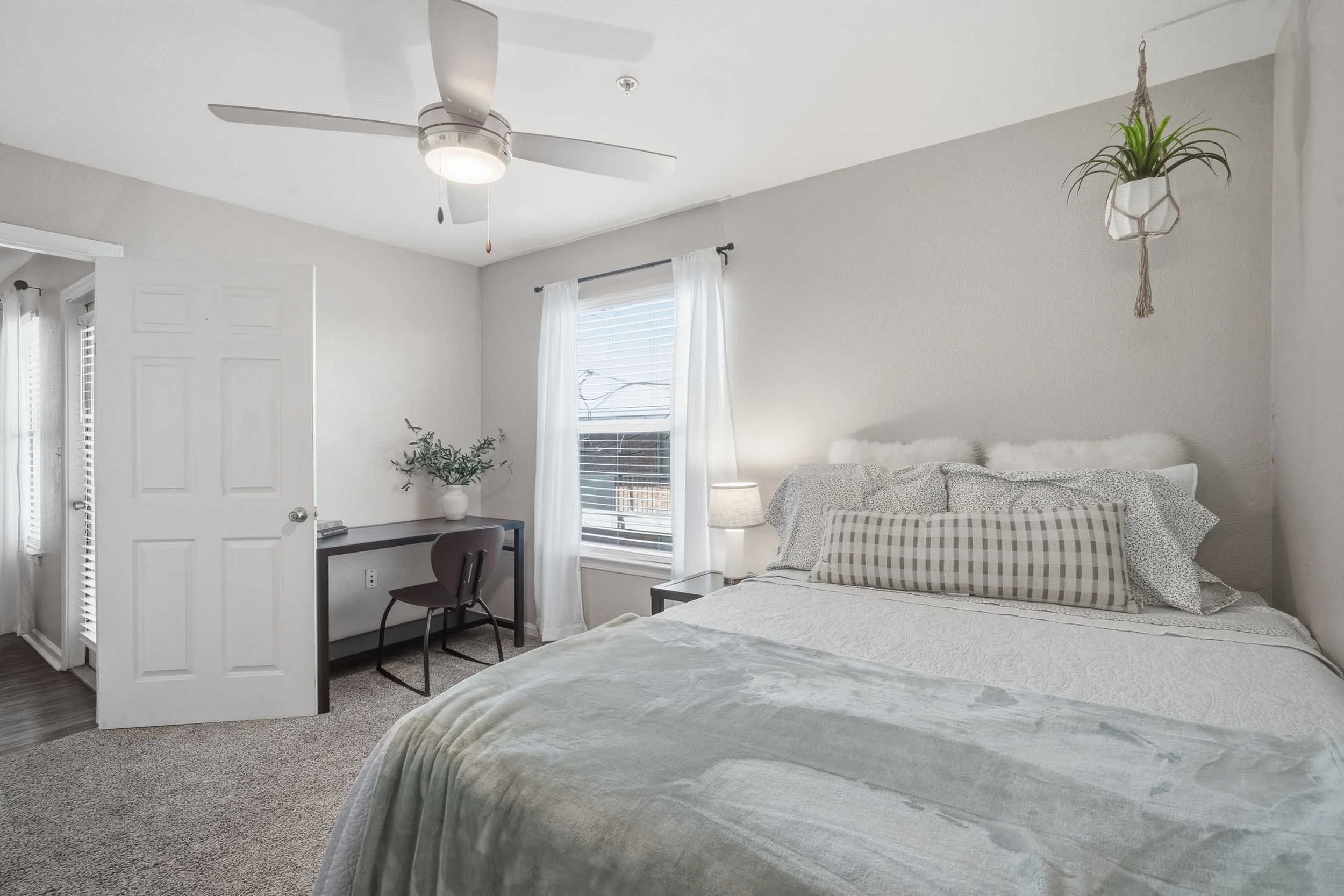 Arc225 | Student Apartments near LSU | Bedroom