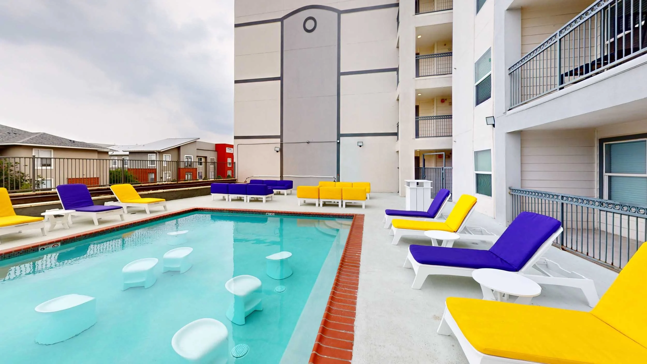Altitude Baton Rouge | Student Apartments near LSU | Swimming Pool