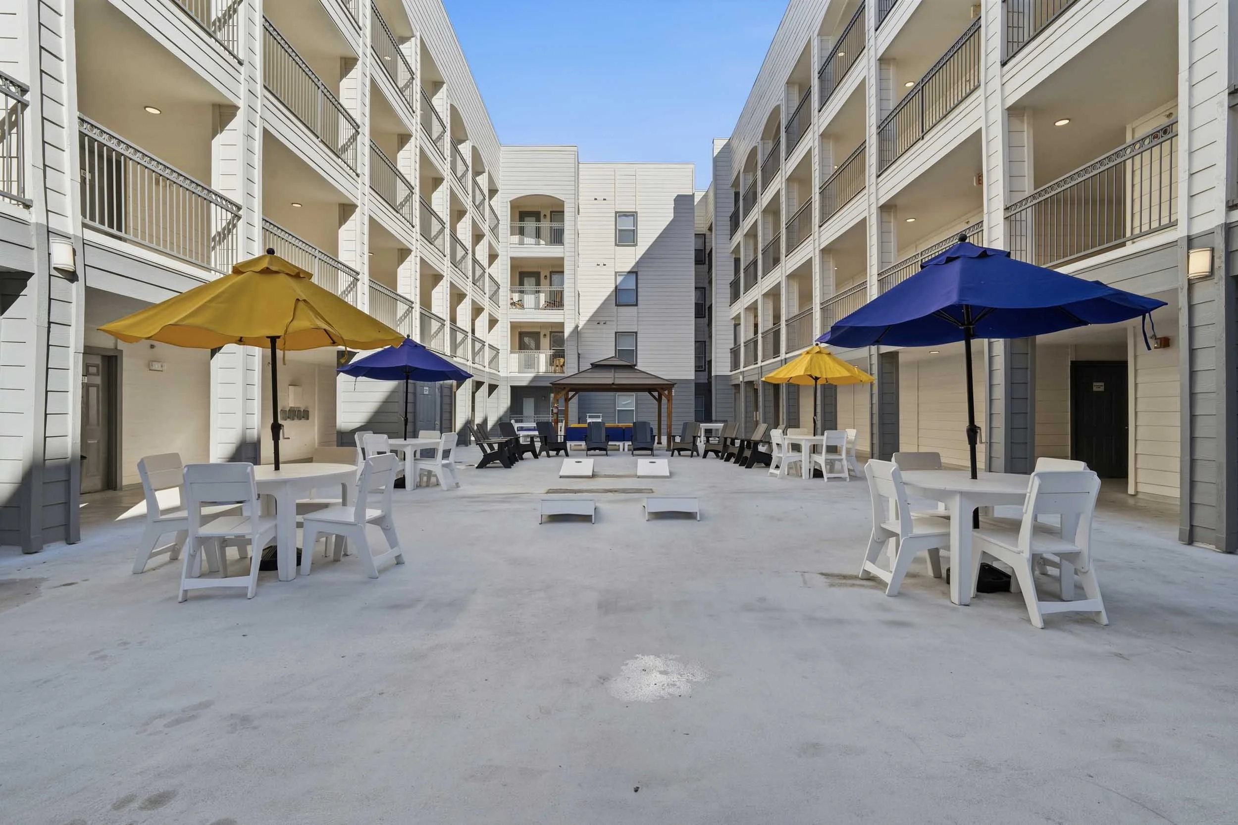 Arc225 | Student Apartments near LSU | Courtyard