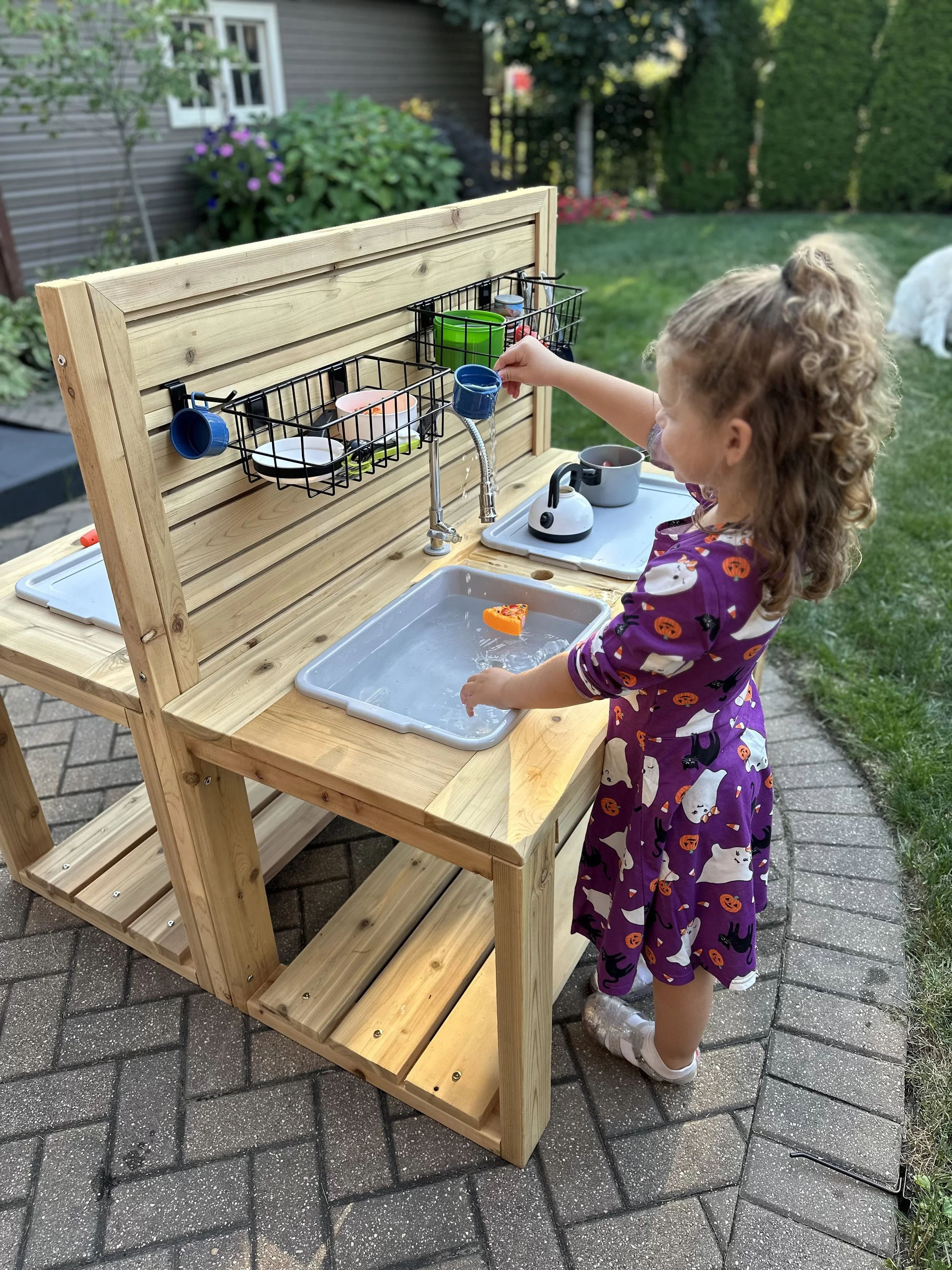 Double Base Play Station