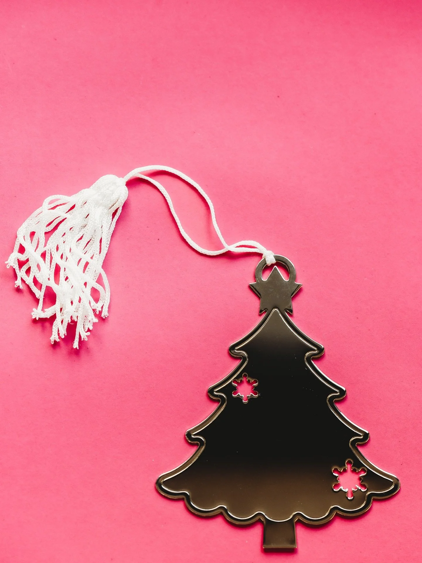 ✨Start your collection this Christmas!✨
Our custom laser-engraved ornaments are the perfect way to mark each holiday season. 🎄 Each year we&rsquo;ll have a brand-new design &mdash; so grab this year&rsquo;s before it&rsquo;s gone and start your annu