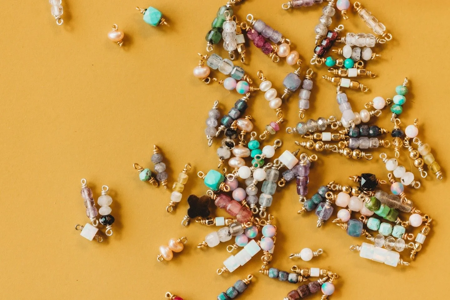 The tiny detail that makes a big statement.

#greenvillesc #permanentjewelry #permanentjewelrystore