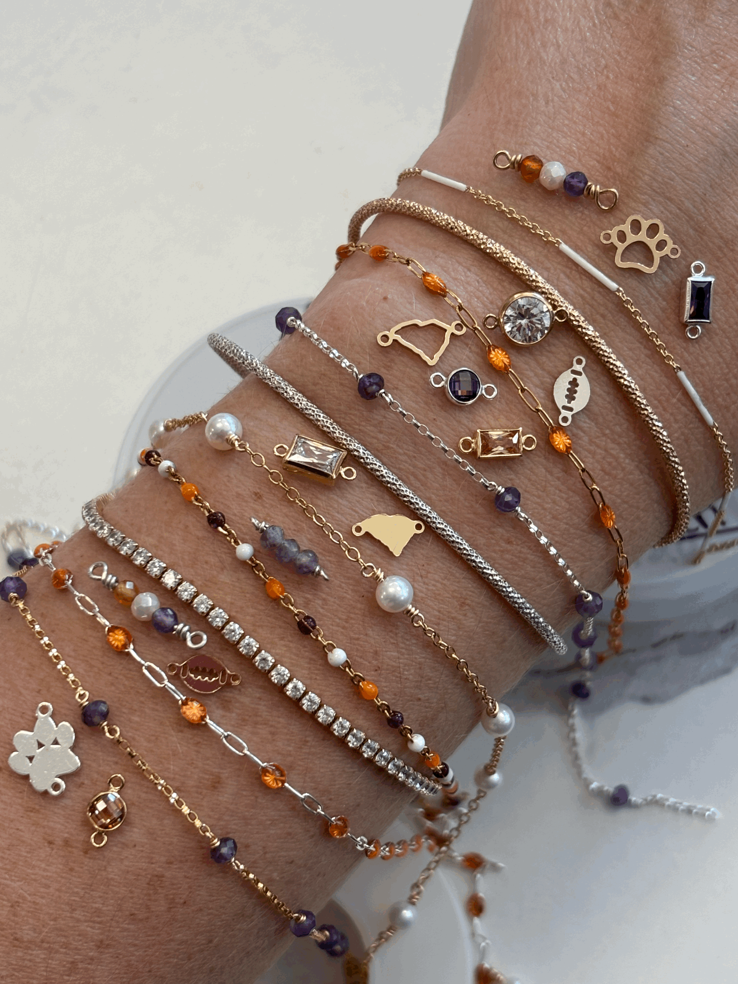 Game Day Essentials: Because Team Spirit Looks Better with a Little Spark! 🏈