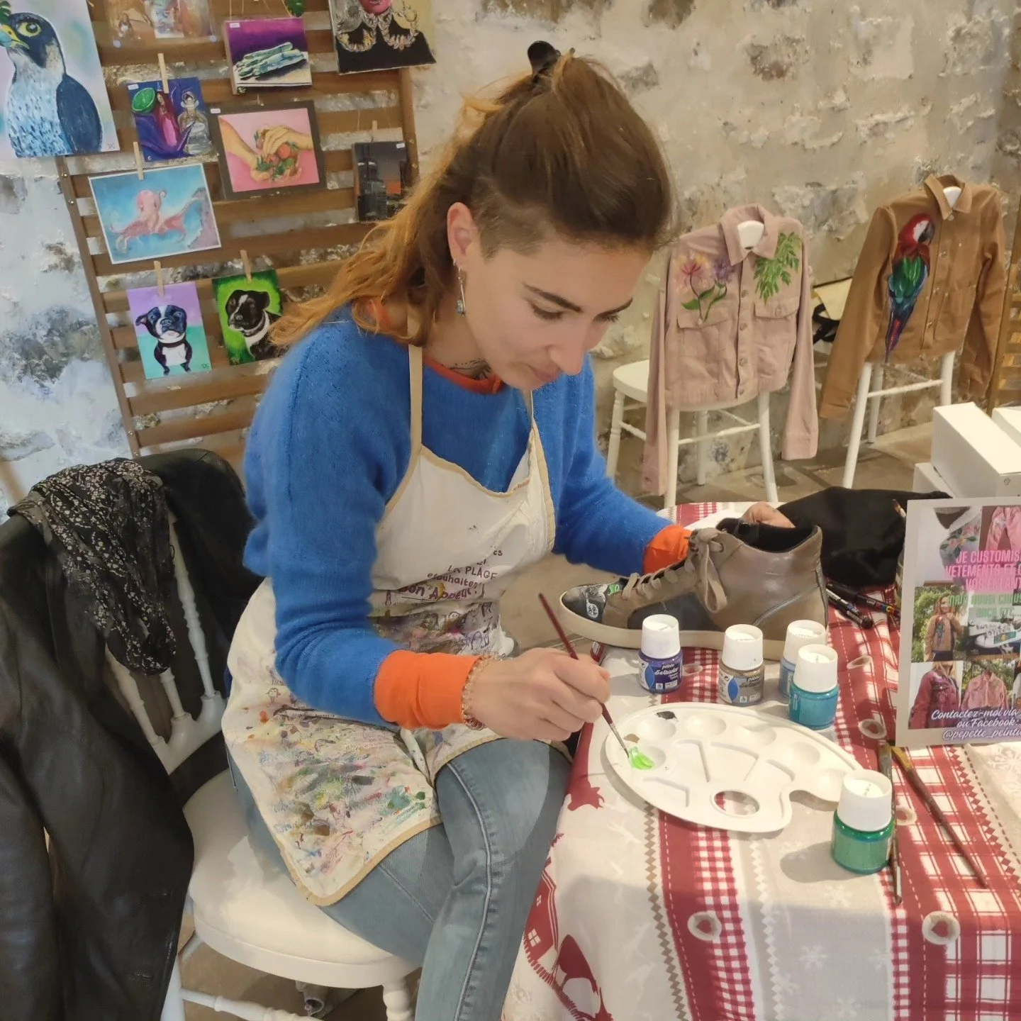 Customisation et personnalisation de vêtements et chaussures au château de Malmont