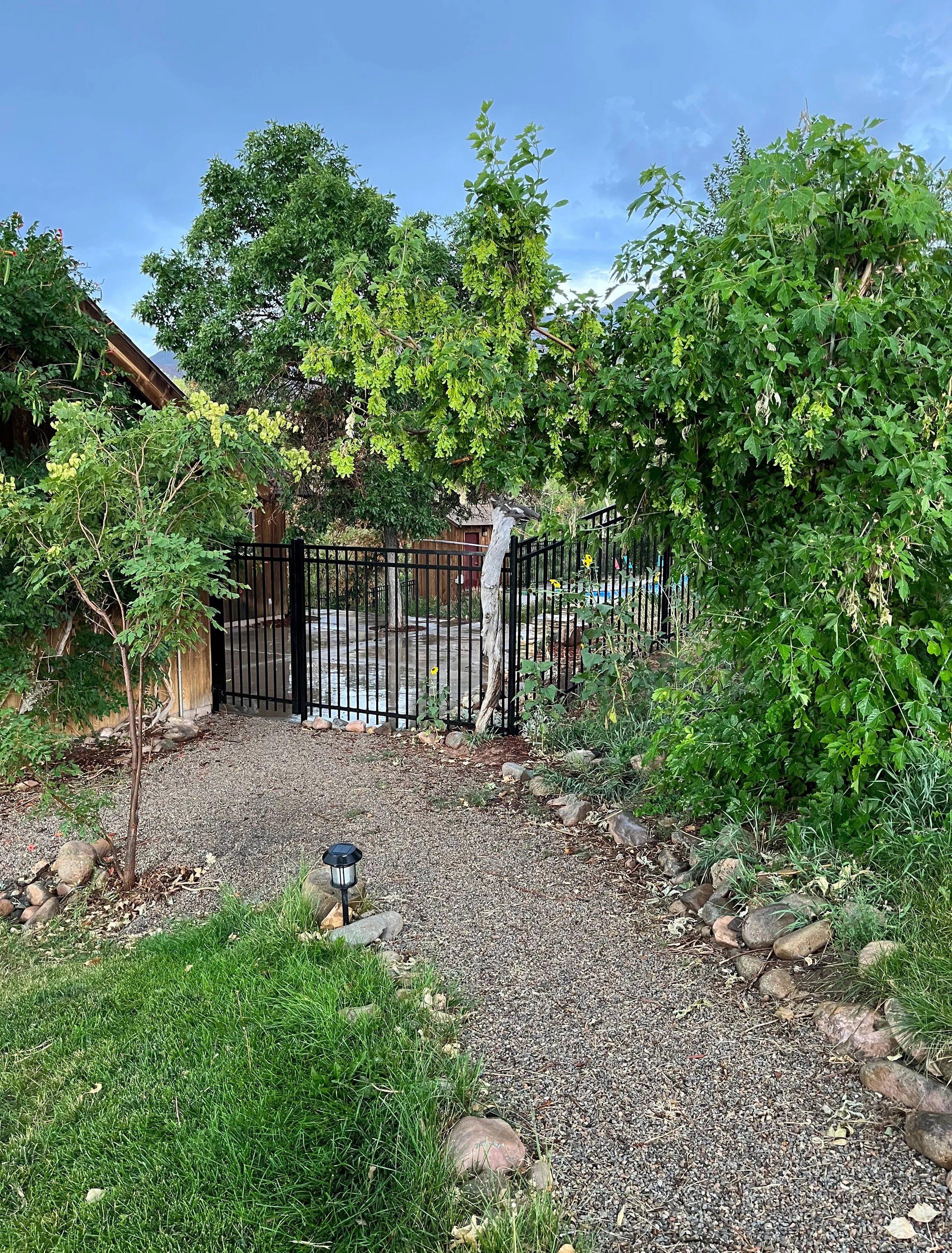 pool-house-sauna-path-pack-creek-ranch.jpg