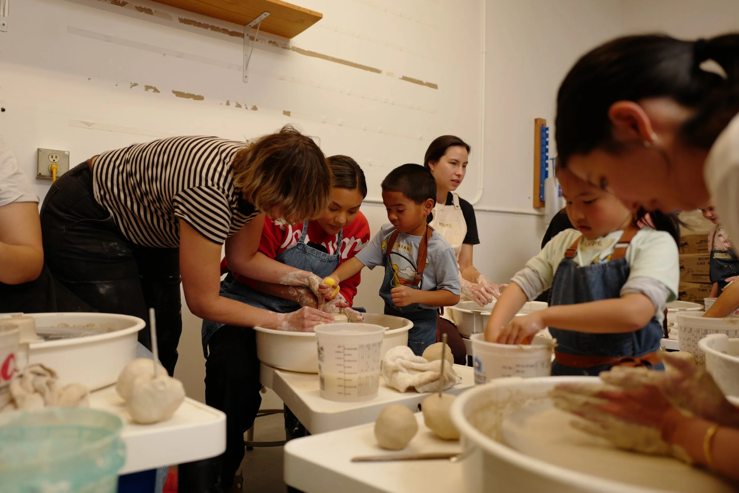 20251102-jjasef-Holly-Coley_Pottery-Class_L1180358 (1).jpg