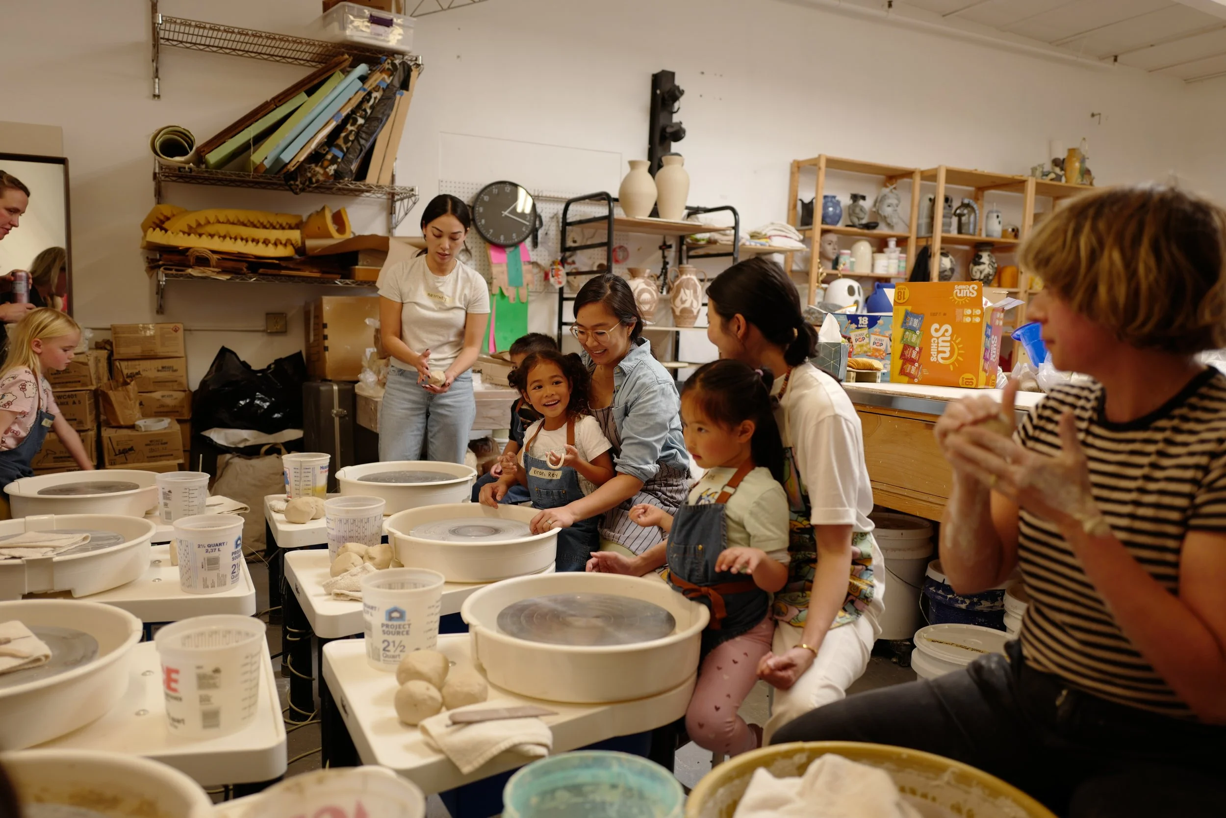 20251102-jjasef-Holly-Coley_Pottery-Class_L1180339 (1).jpg