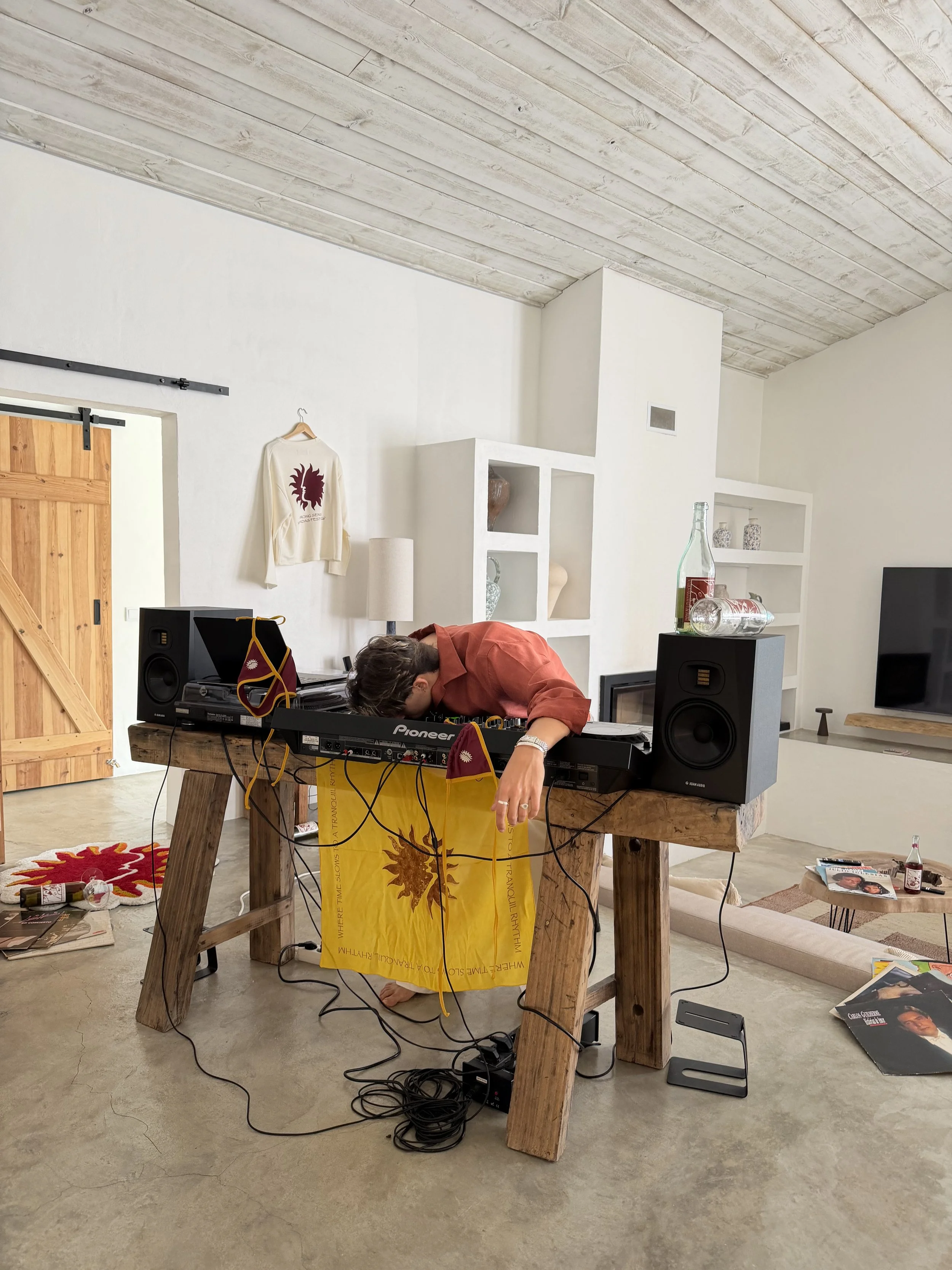wrongsense-image-turntable