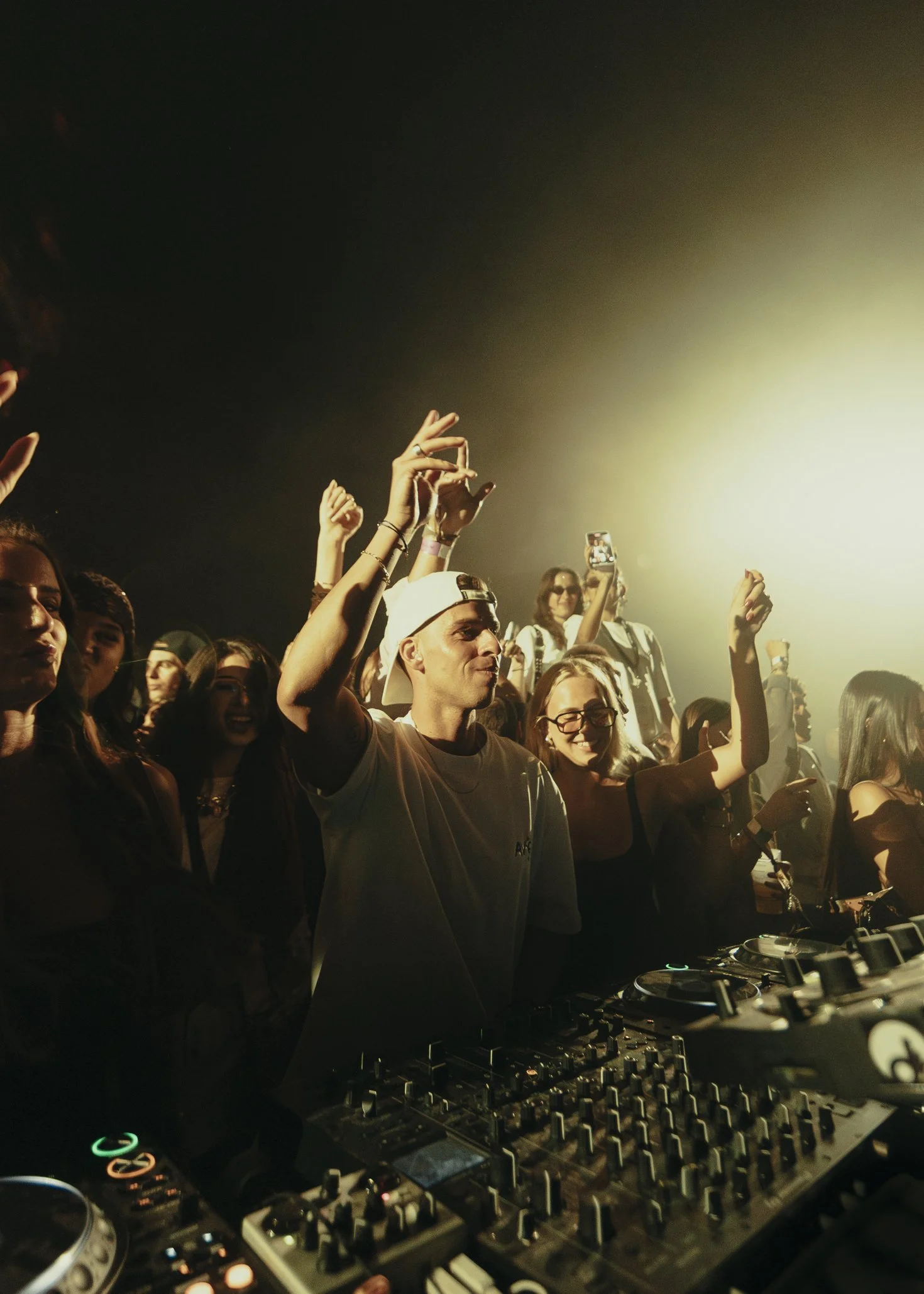 AVO making the crowd go crazy